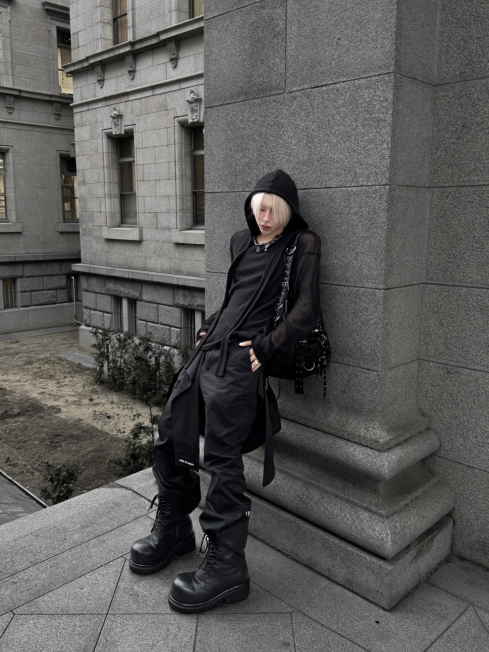ROARINGRAD Shirt Zipper Flare Pants Black 착용 스타일