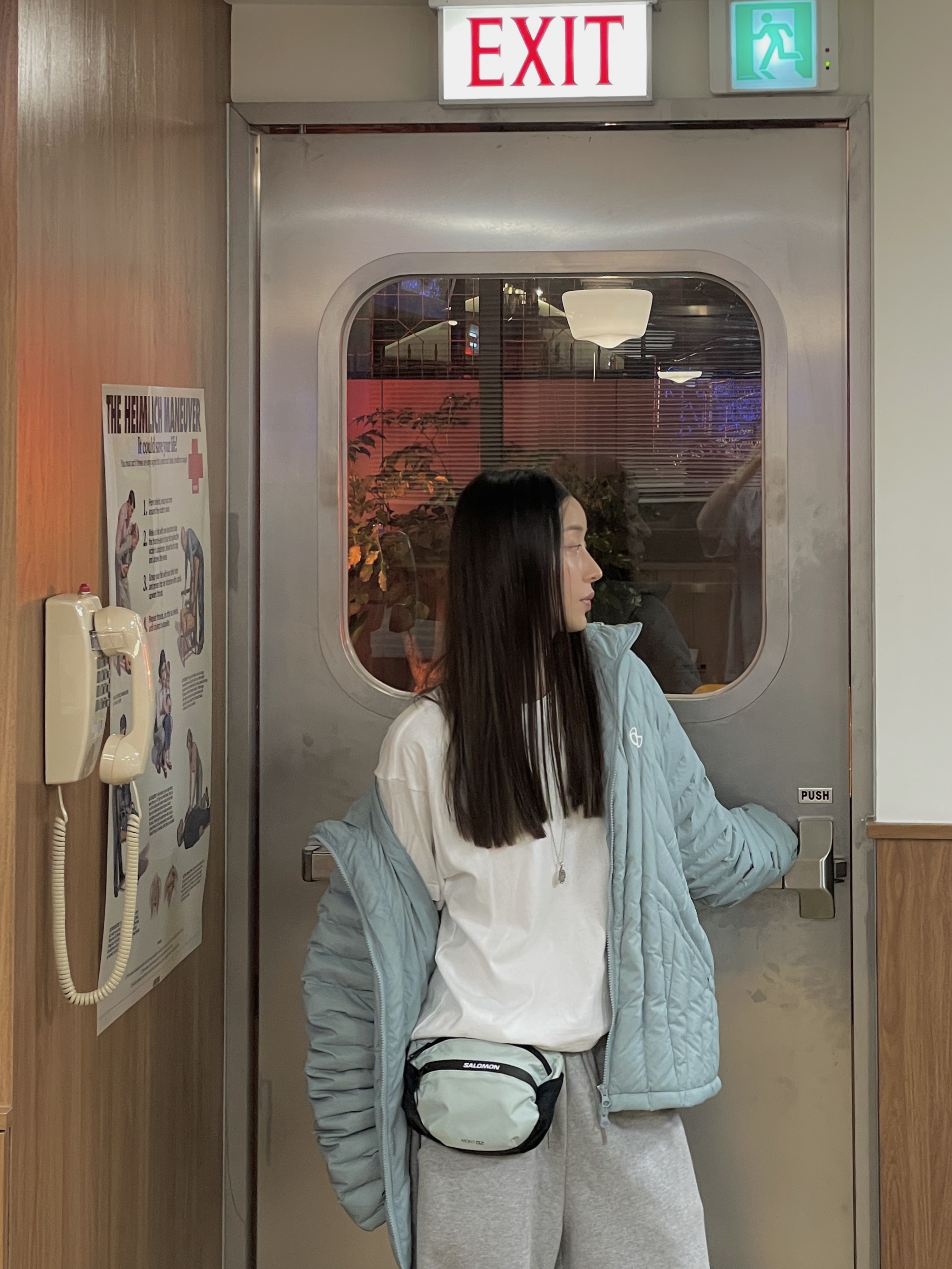 [KREAM 단독] NOMANUAL Nubes Light Duck Down Marina, Salomon Mont 2L Crossbody Bag Mint 착용 스타일 - 10