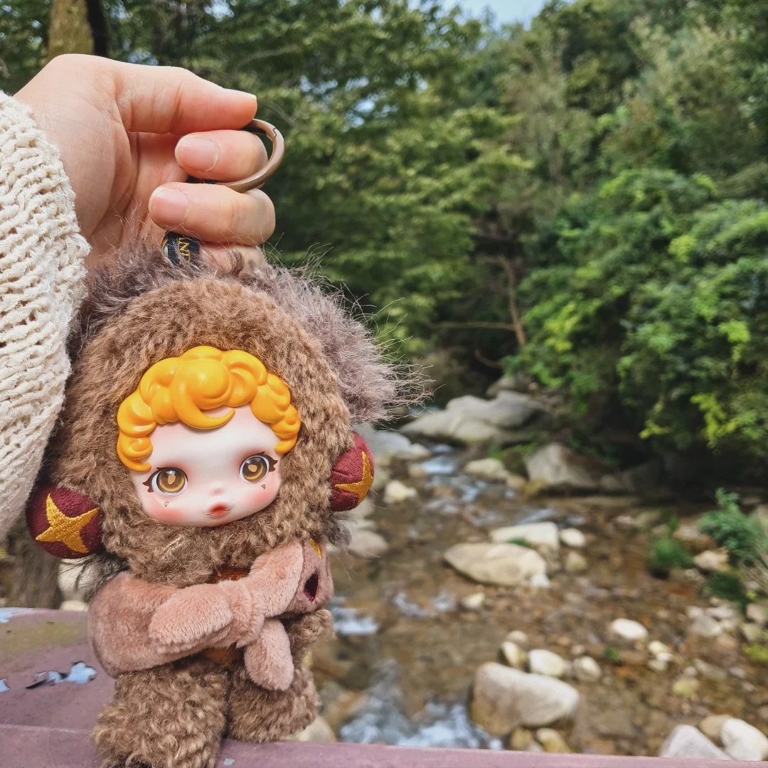Pop Mart Skullpanda You Found Me ! Series Plush Doll Pendant Sneaky Chestnut (Opened Case) 착용 스타일