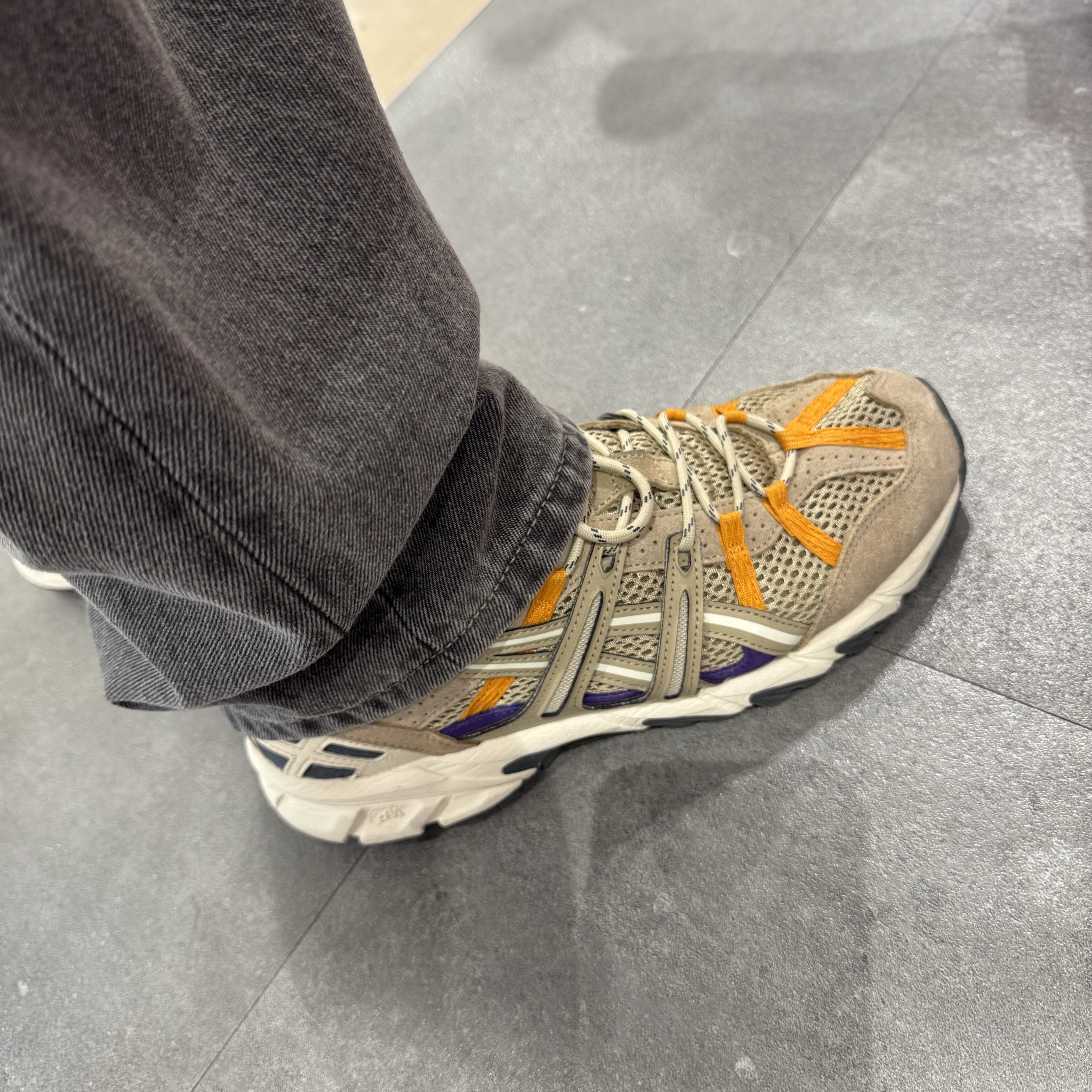 Asics Gel-Sonoma 15-50 Wood Crepe 착용 스타일