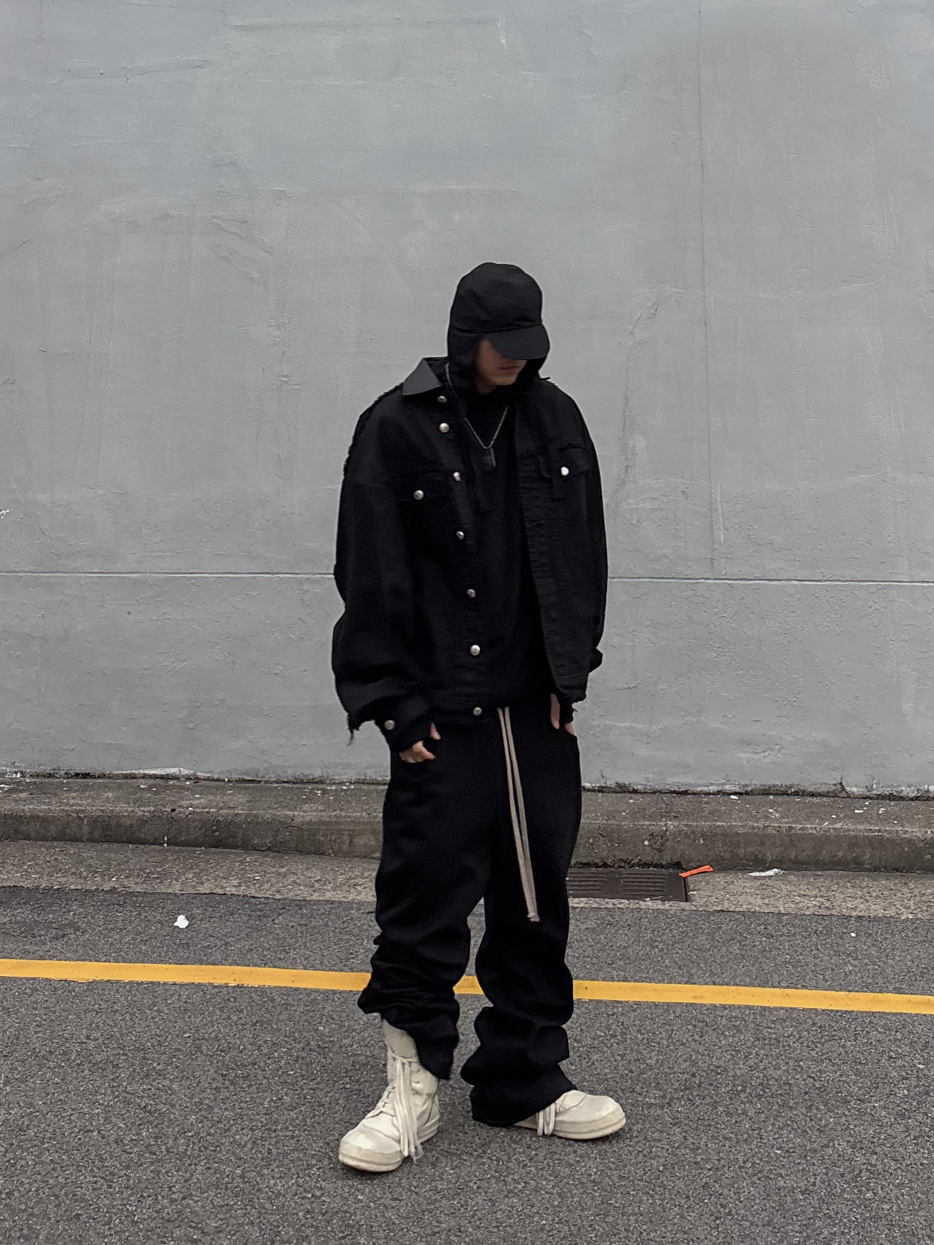 Wapworks Flare Layerd Sweat Pants Black, (W) Rick Owens Geobasket Sneakers Milk 착용 스타일