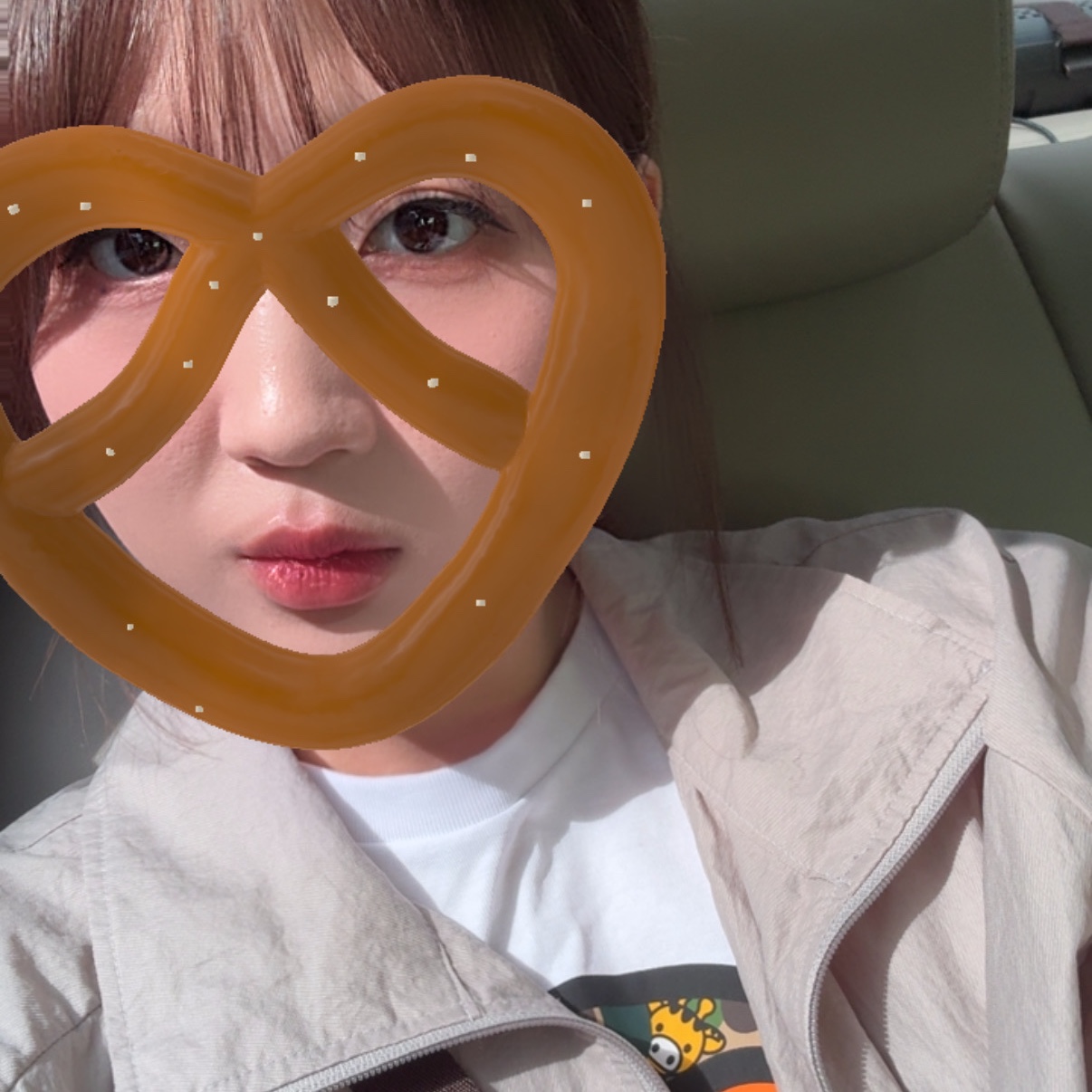 Louis Quatorze 08BL L-Quilting Shoulder Bag Black, (W) BAPE Milo Regular Fit T-Shirt White 착용 스타일 - 2