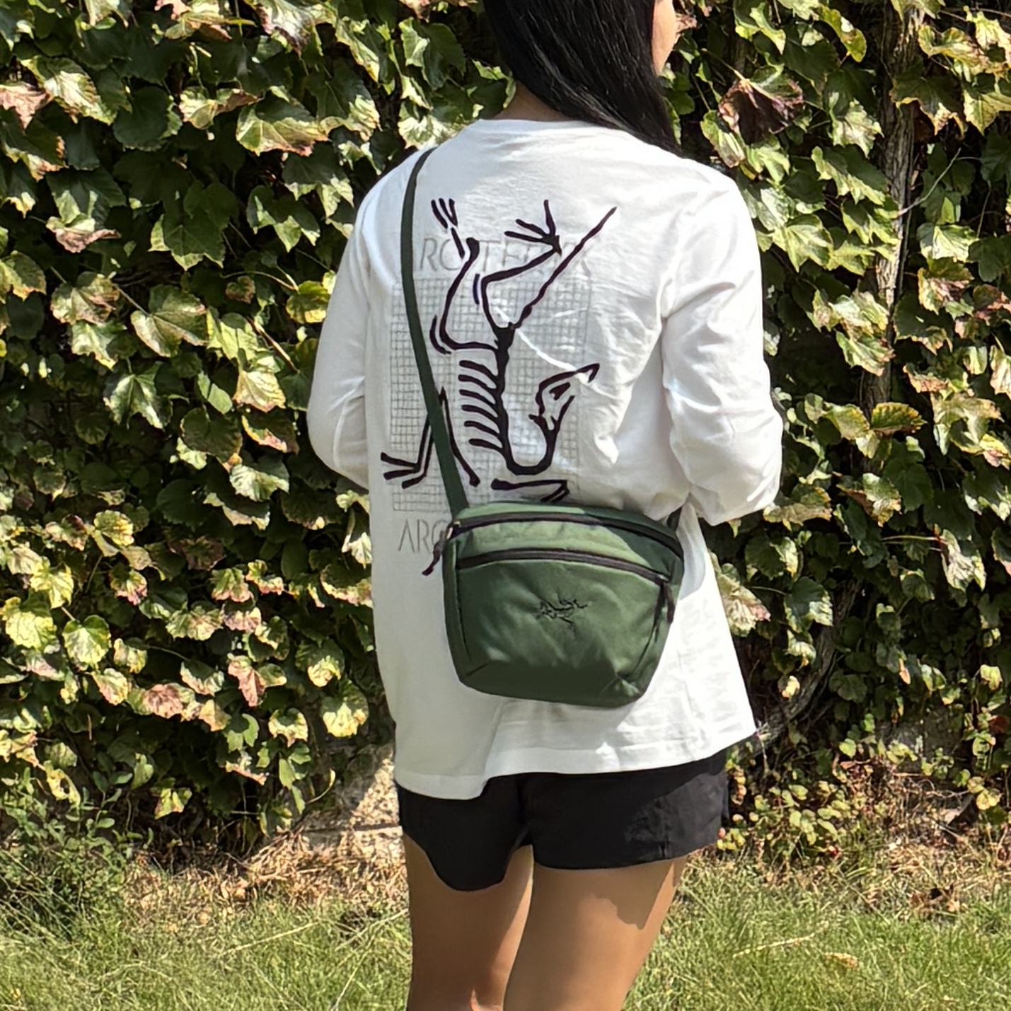 Arc'teryx Mantis 2 Waistpac Eden Black 착용 스타일 - 1