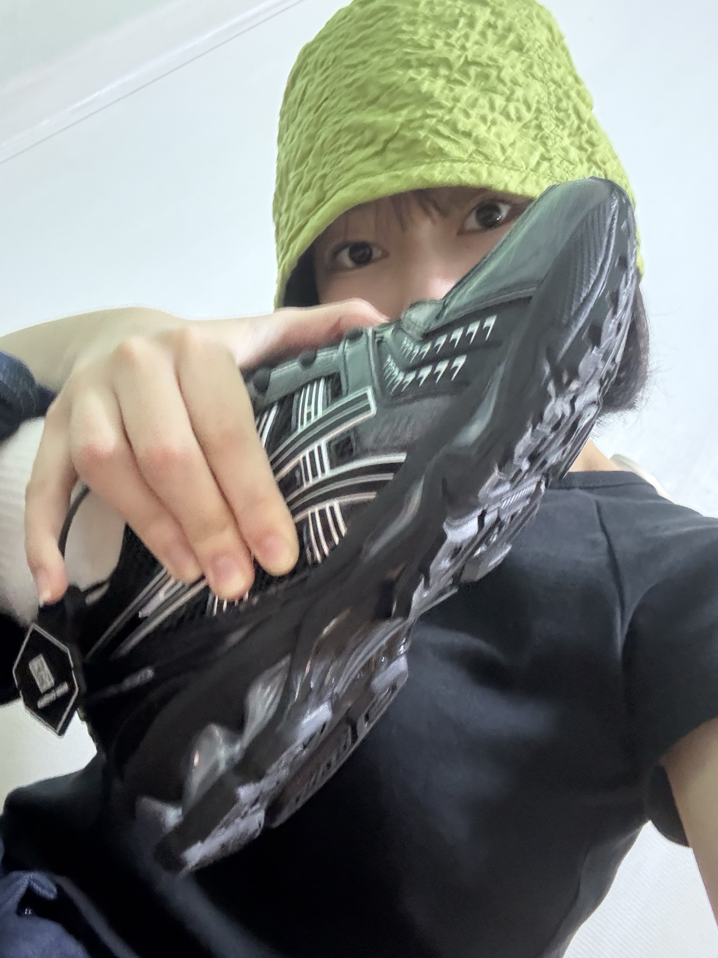 Asics Gel-Kayano 14 Black Pure Silver 착용 스타일 - 1