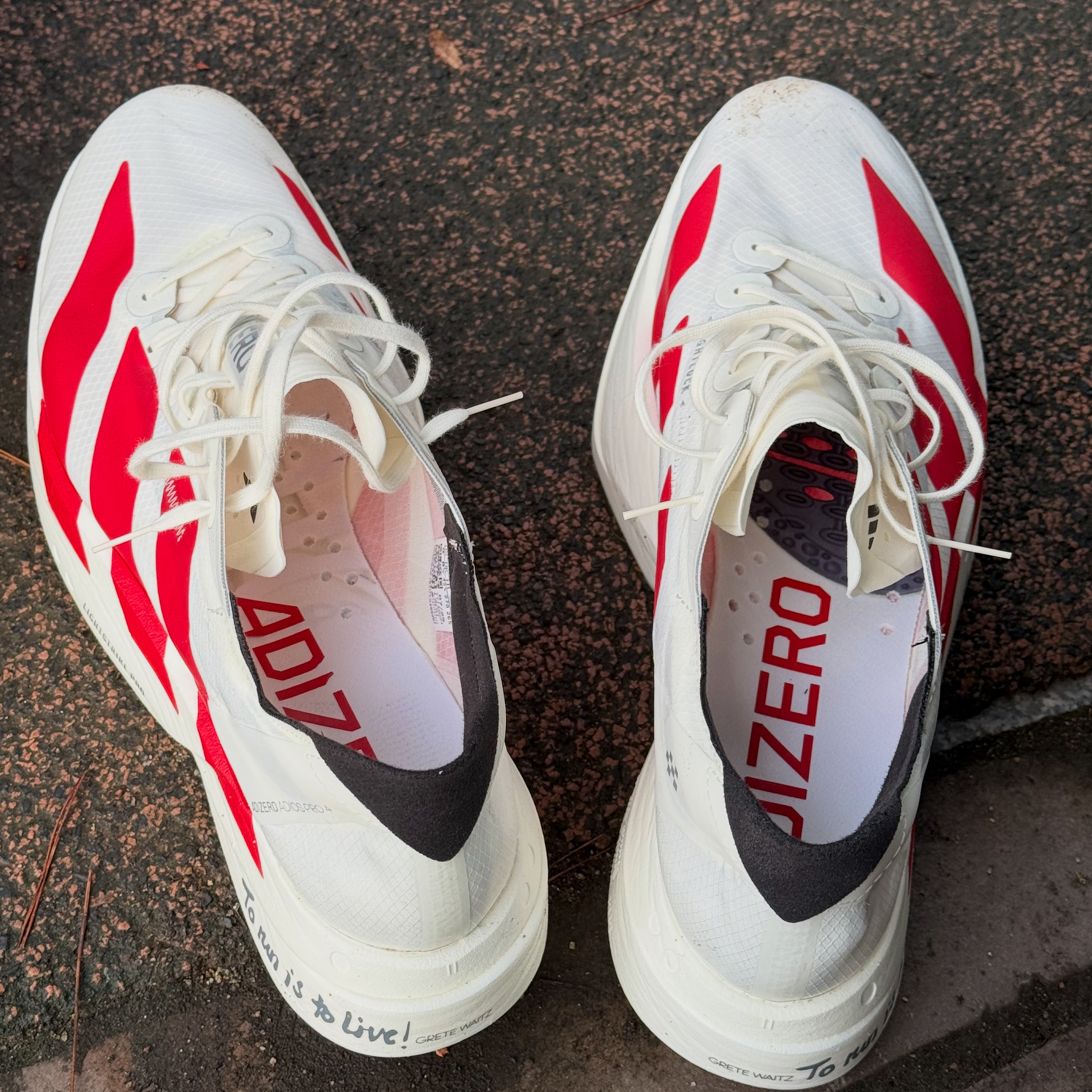 Adidas Adizero Adios Pro 4 Off White Better Scarlet 착용 스타일 - 2