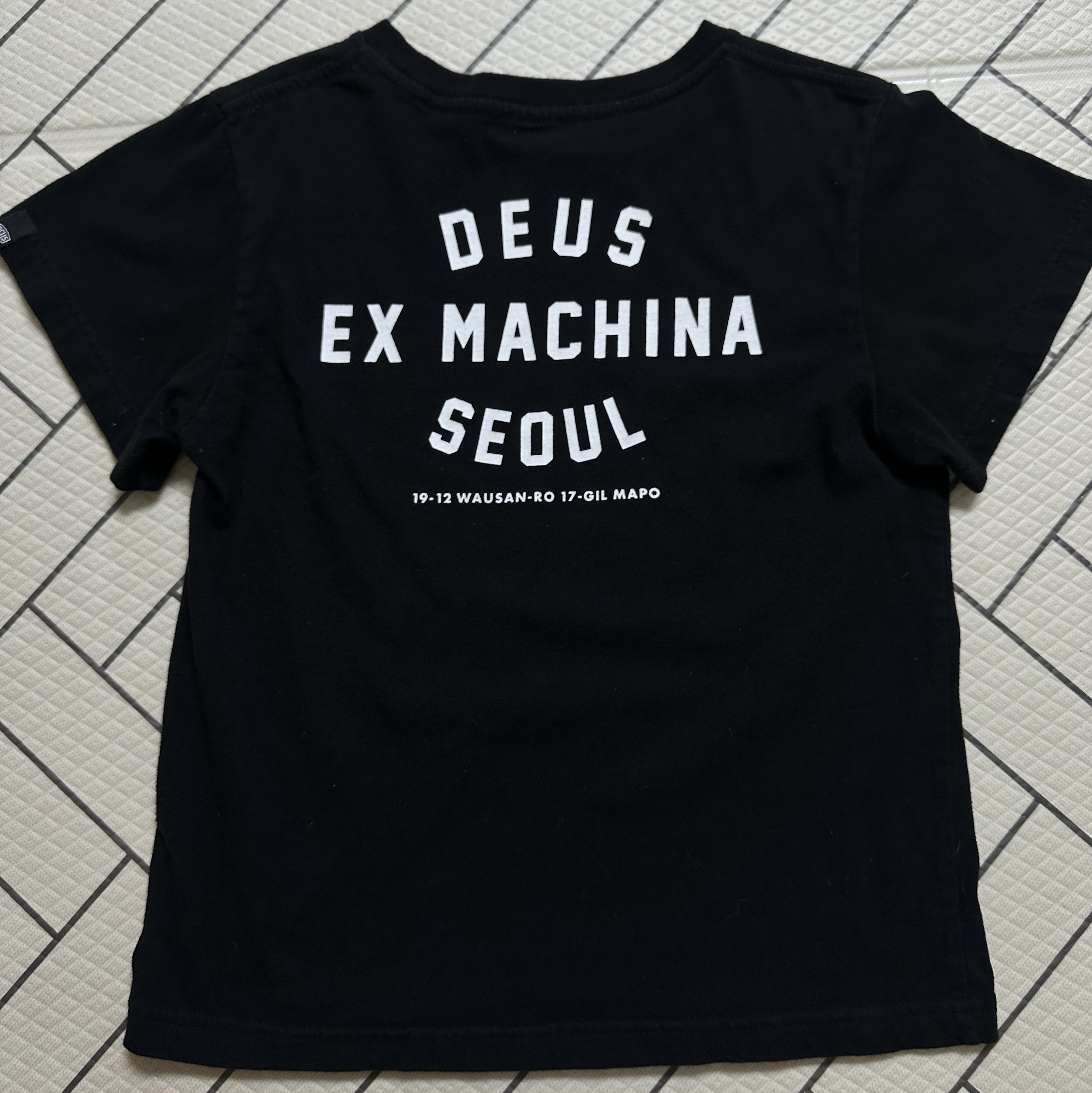 (Kids) Deus Ex Machina College Seoul T-Shirt Black 착용 스타일