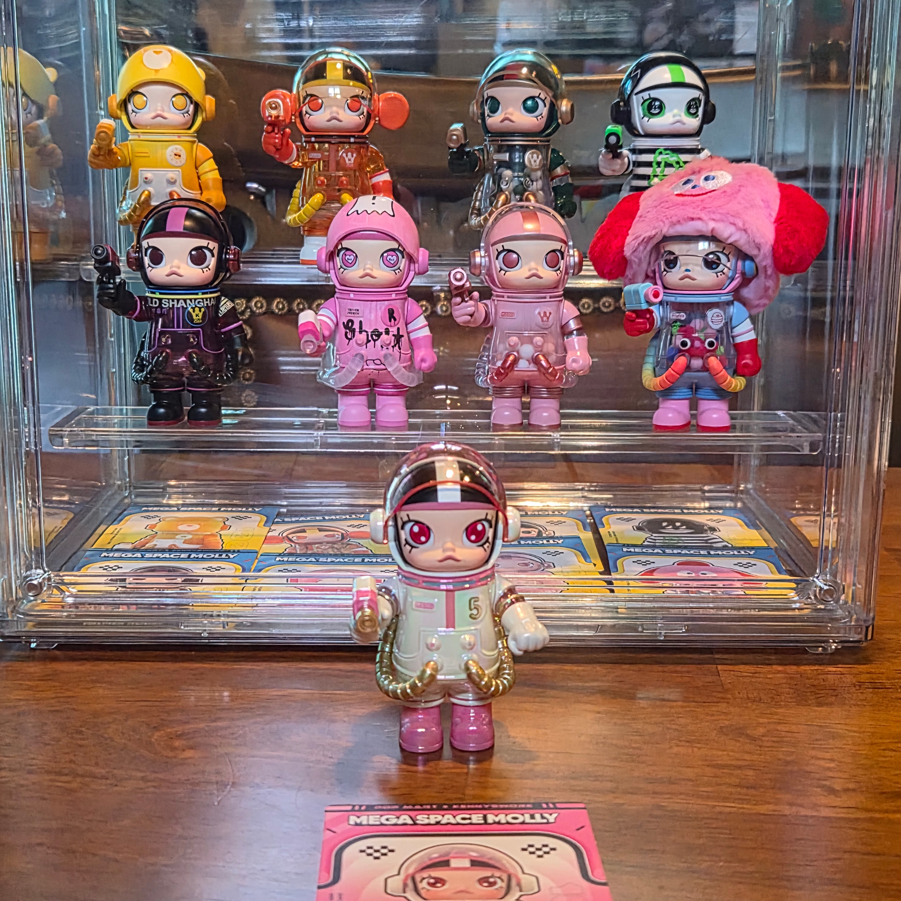 Pop Mart Mega Space Molly 100% Series4 Sealed Case (9 Blind Boxes) 착용 스타일