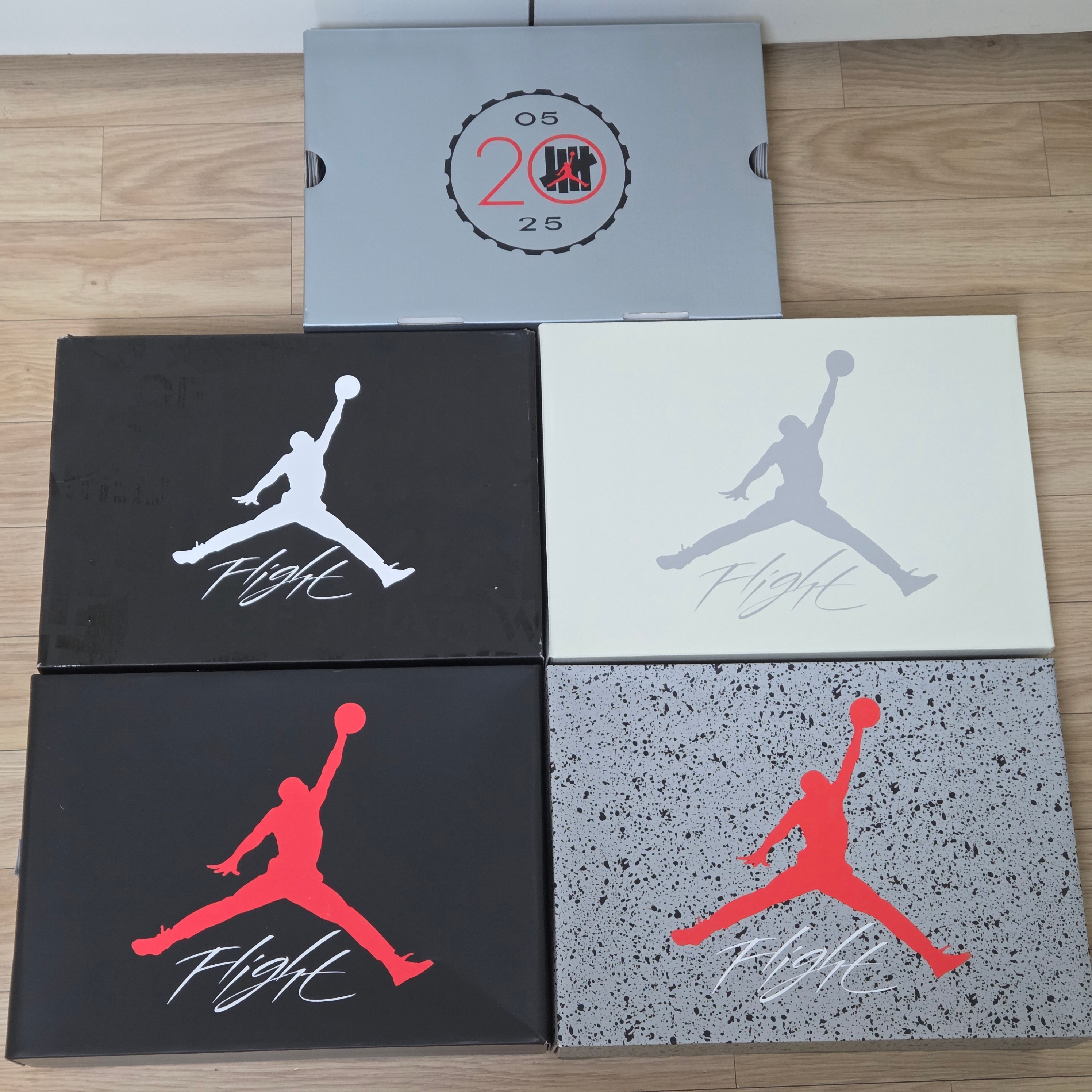 Jordan 4 x Undefeated Retro OG SP Deep Green and Clementine, Jordan 4 Retro Fear 2024 착용 스타일 - 1