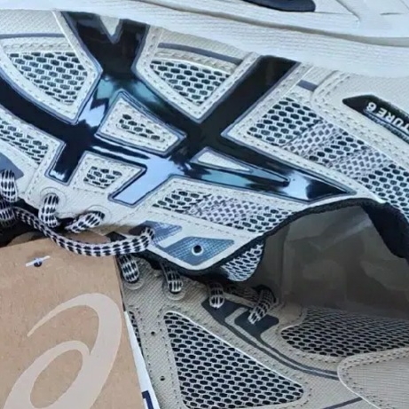 Asics Gel-Venture 6 Feather Grey Black 착용 스타일