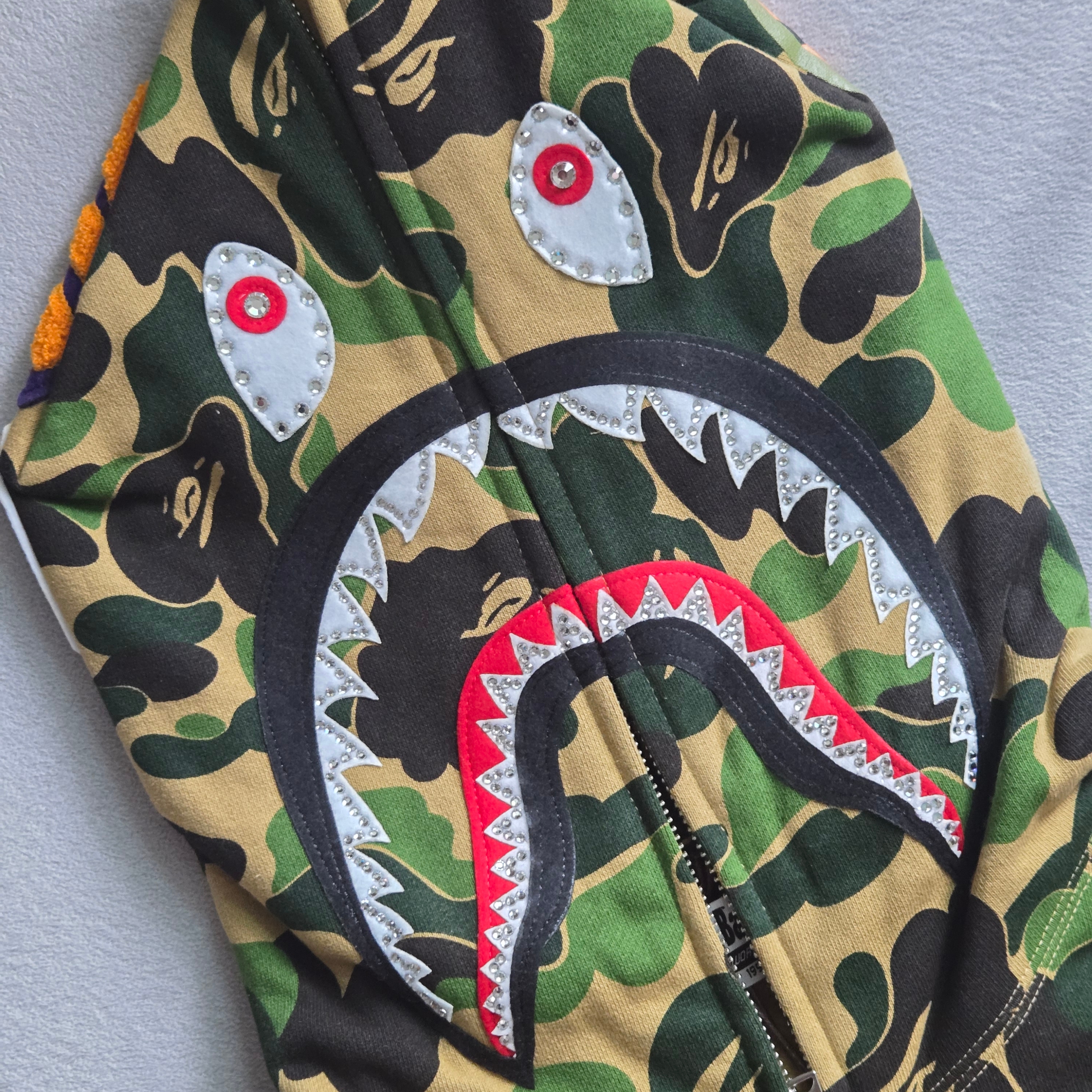 BAPE ABC Camo Crystal Stone Shark Full Zip Hoodie Green 착용 스타일