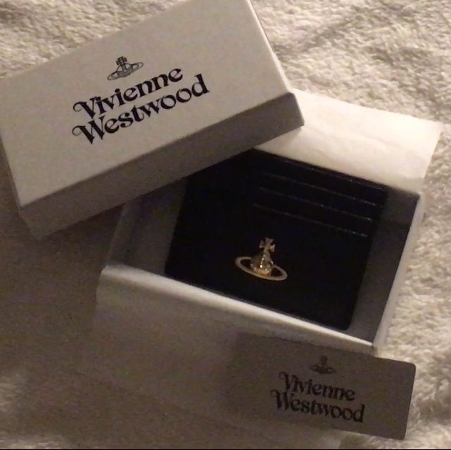 Vivienne Westwood Logo Flat Card Holder Black 착용 스타일