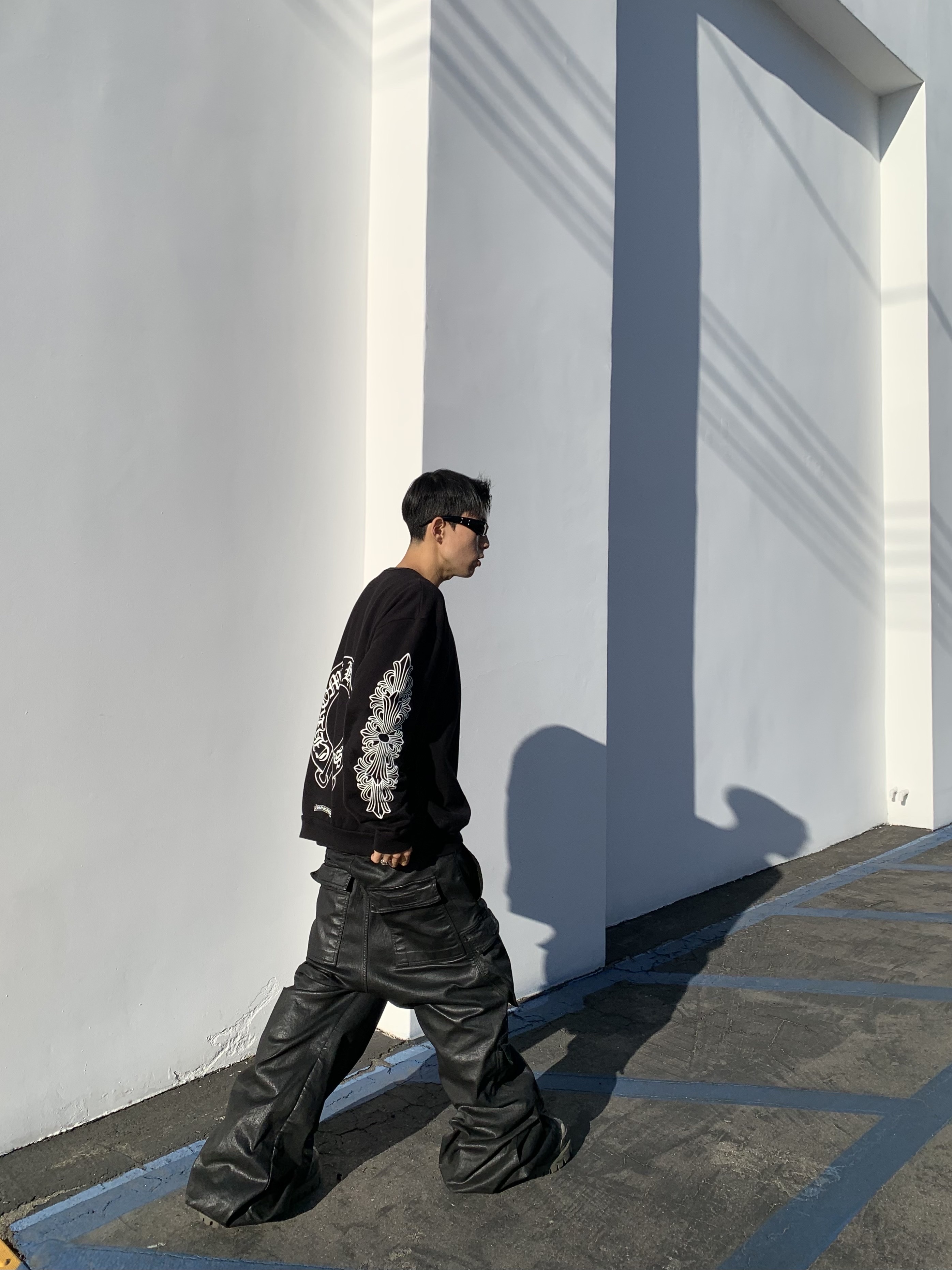 Rick Owens Porterville Denim Double Cargo Jumbo Belas Pants Black Wax, Chrome Hearts Horseshoe Logo Sweatshirt Black 착용 스타일 - 2