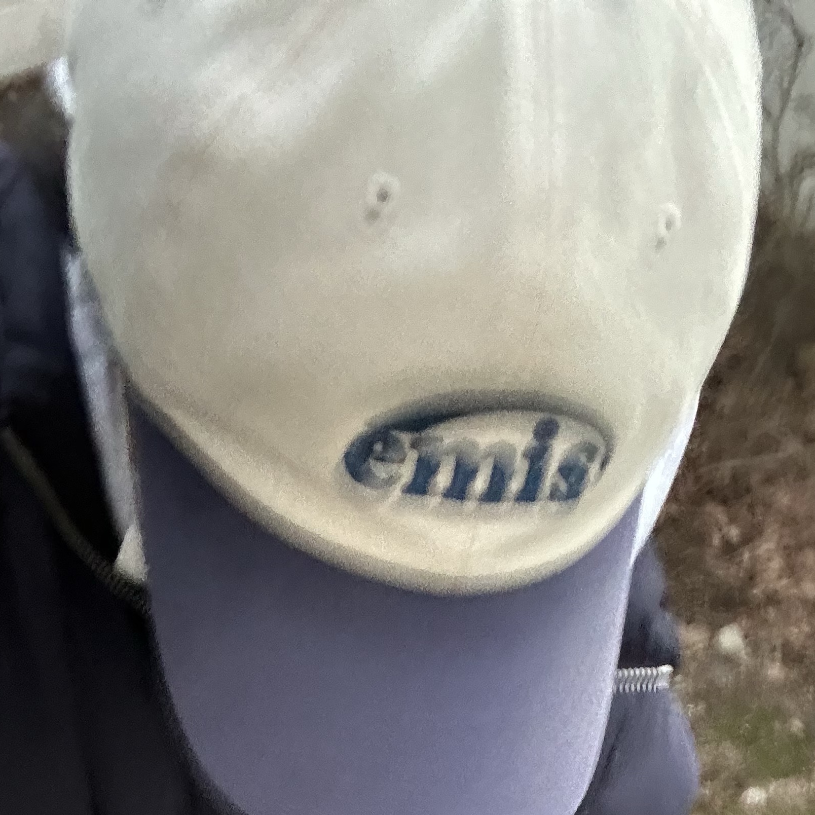 Emis New Logo Ball Cap Two Tone Navy 착용 스타일
