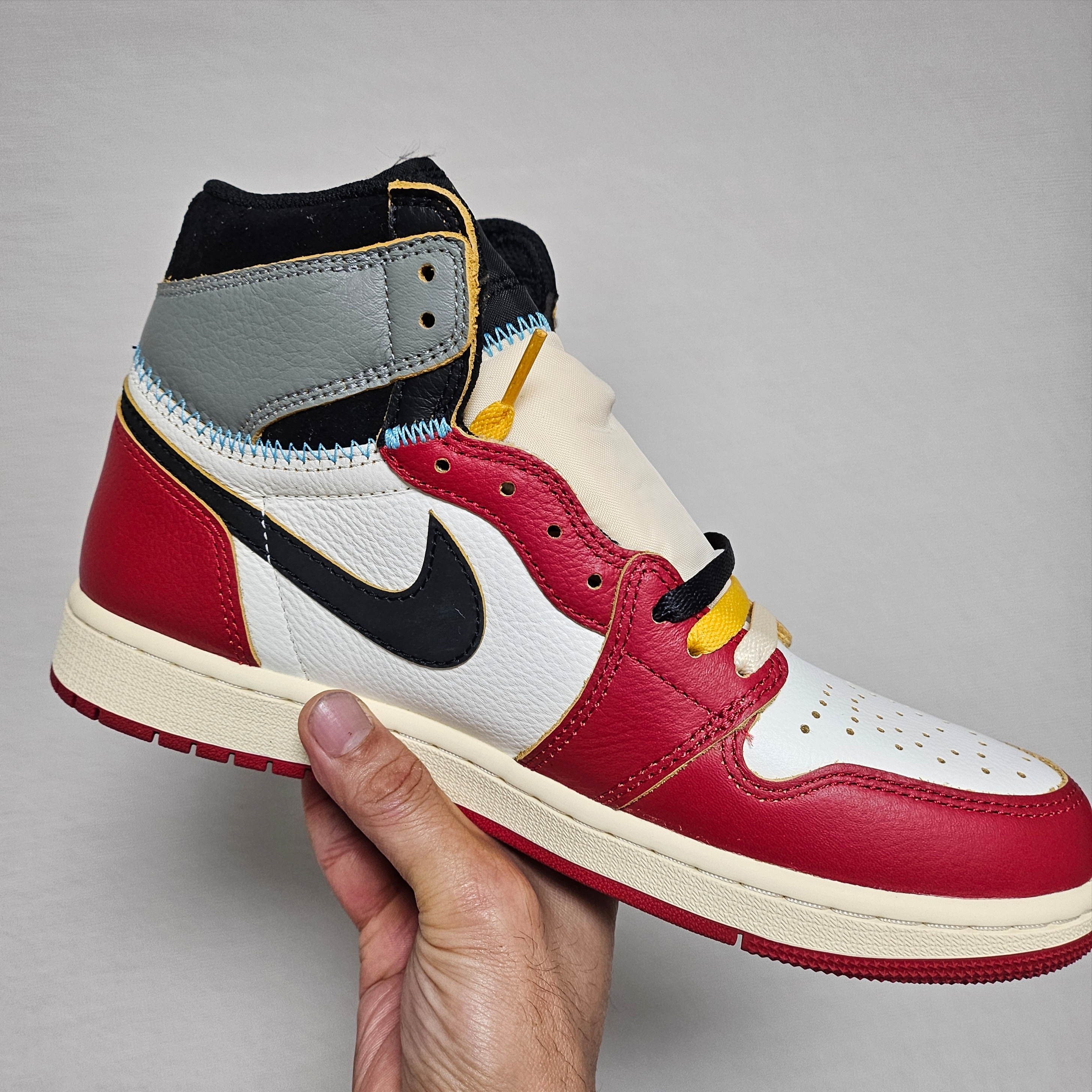 Jordan 1 x Union Retro High OG Chicago Shadow 착용 스타일 - 4