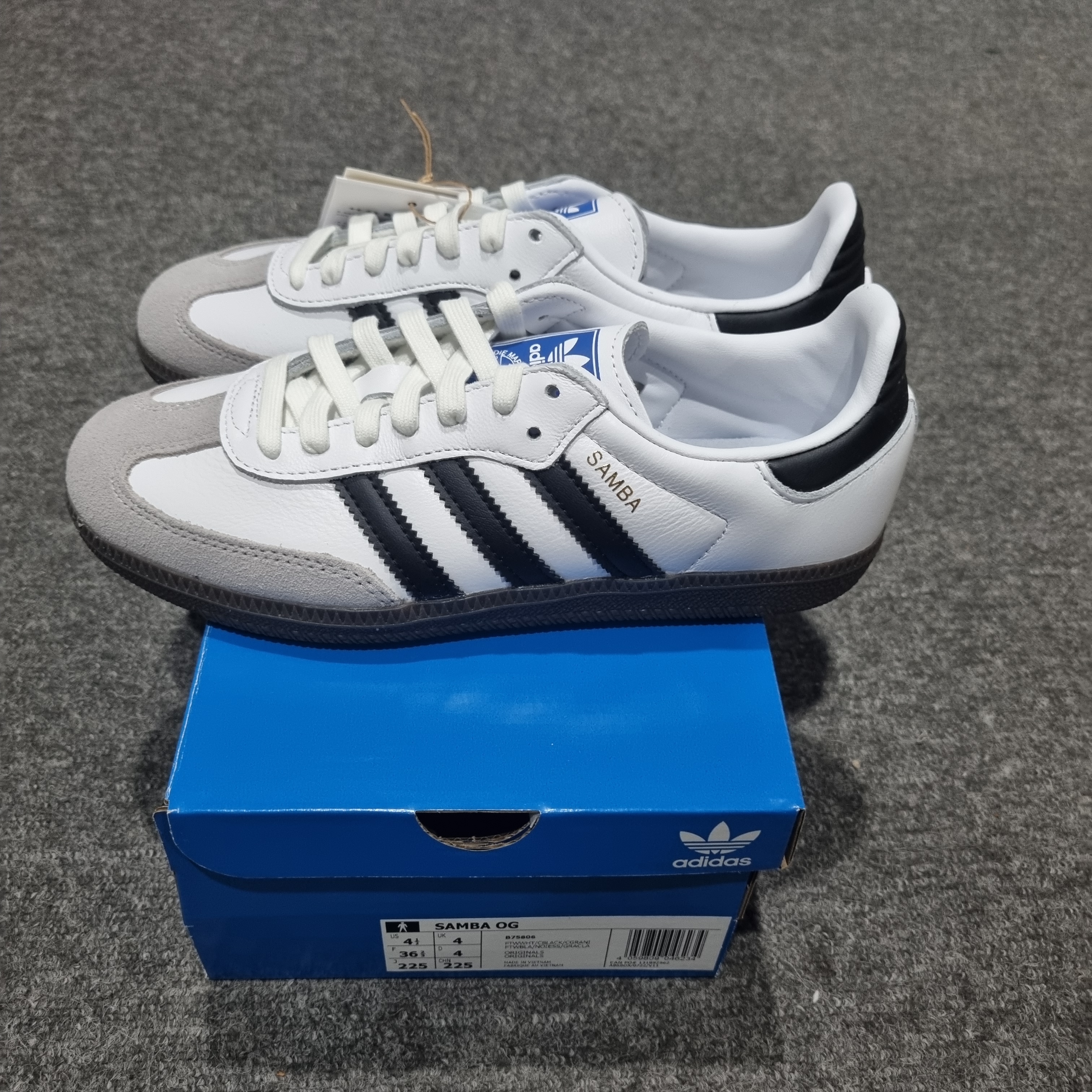 Adidas Samba OG Cloud White 착용 스타일