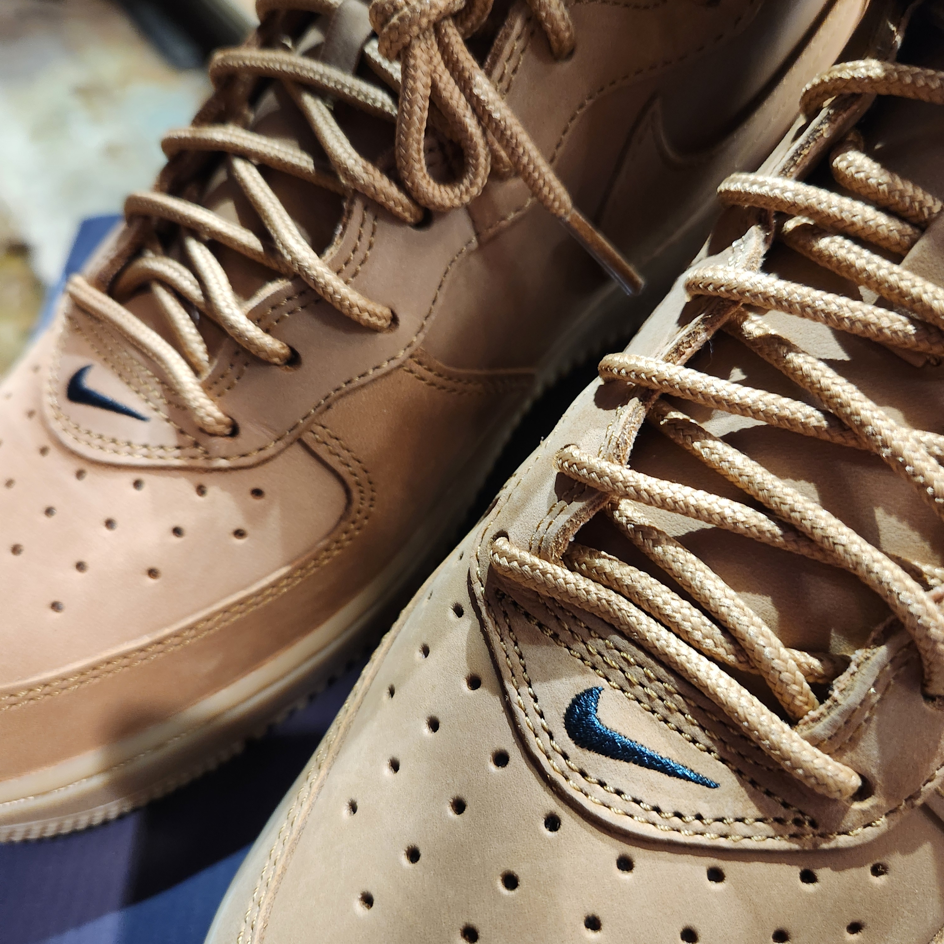 Nike Air Force 1 Mid Flax and Outdoor Green 착용 스타일 - 3
