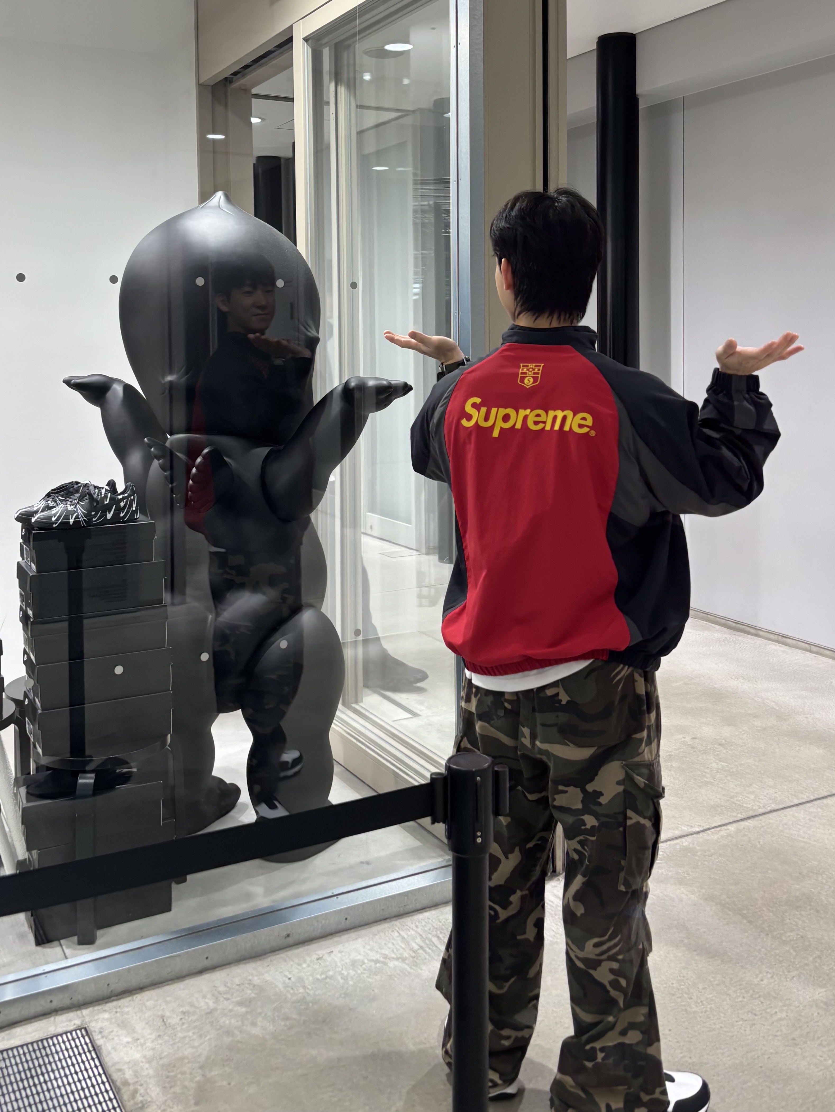 Supreme S Logo Track Jacket Black - 24FW 착용 스타일
