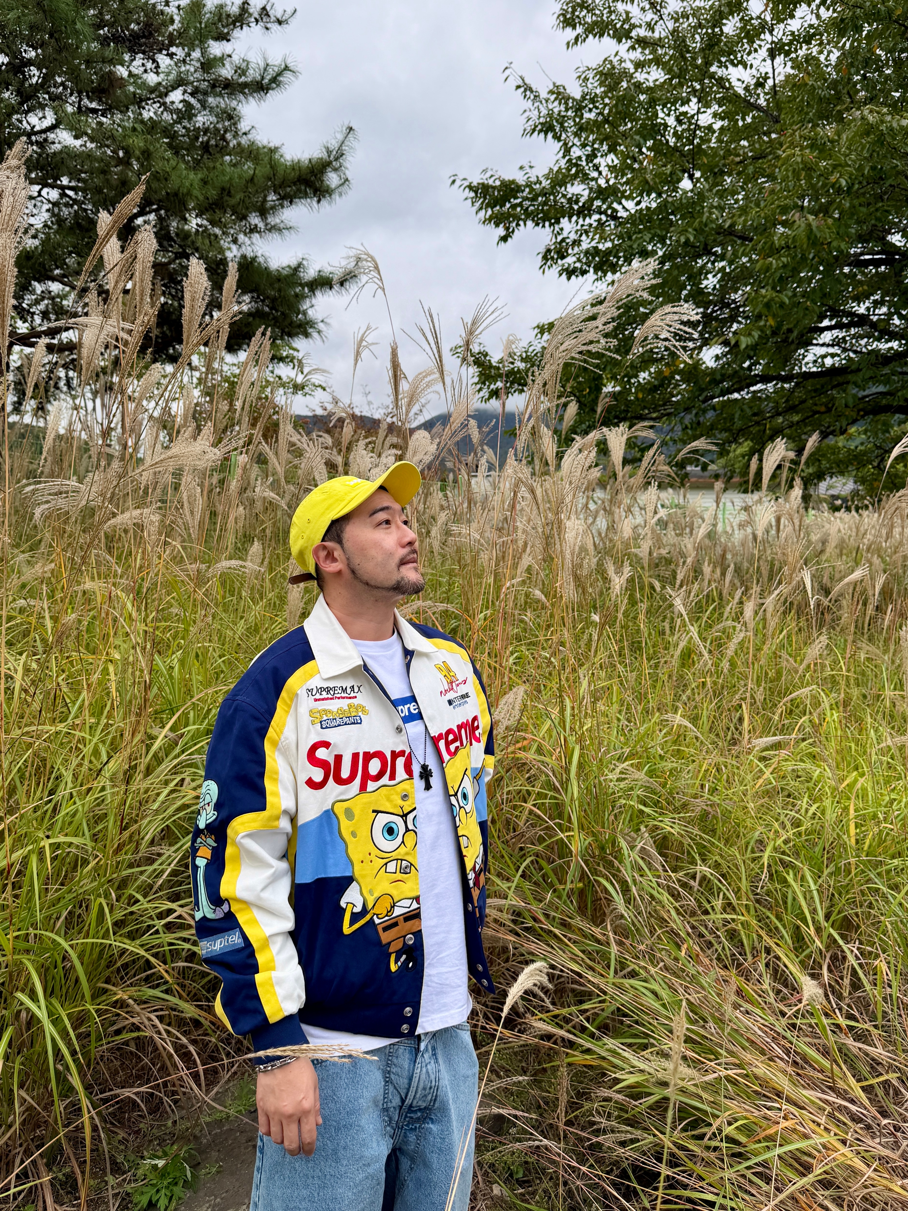 Supreme x SpongeBob SquarePants Jeff Hamilton Racing Jacket White - 25SS, Supreme Washed Chino Twill Camp Cap Yellow - 24FW 착용 스타일