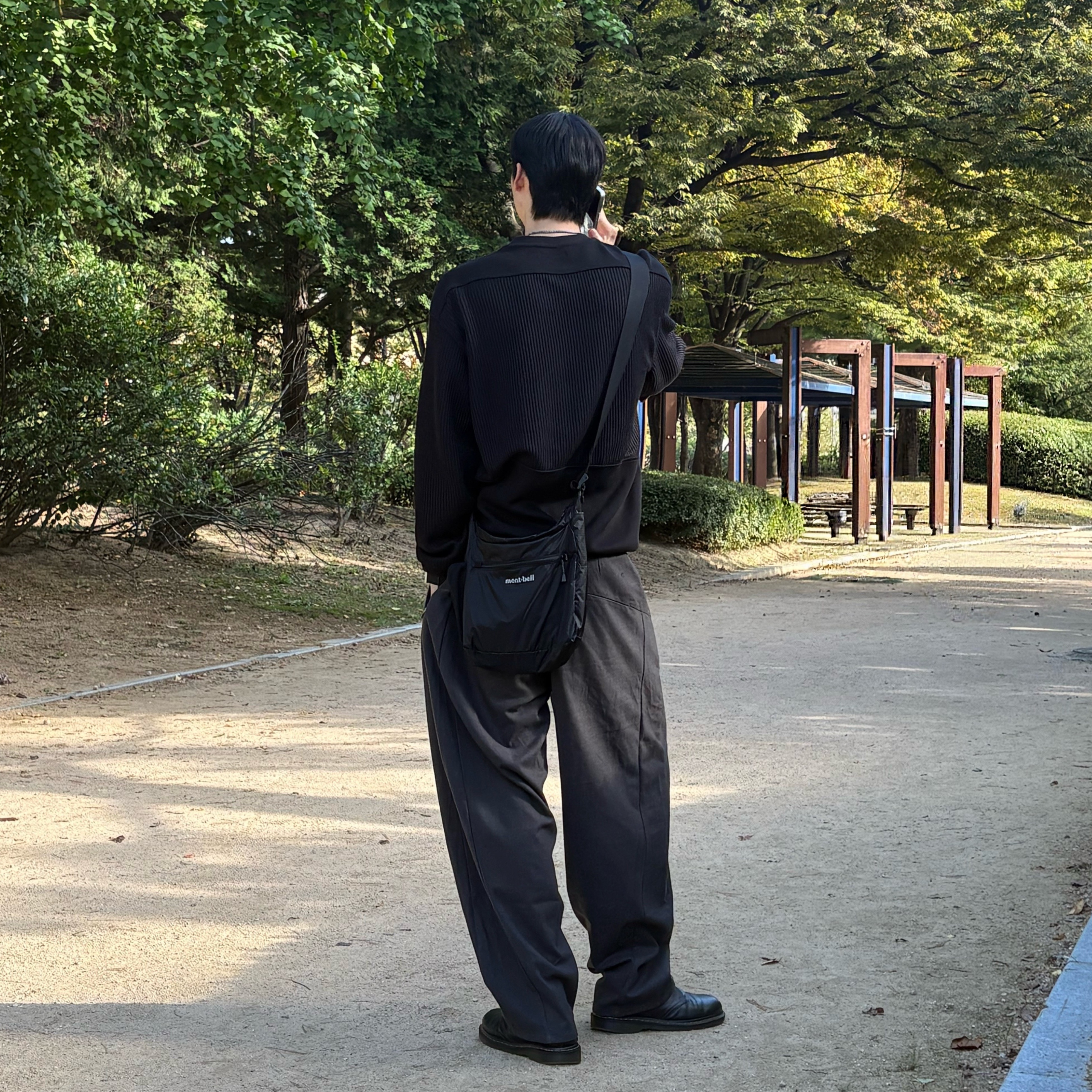 Sansan Gear Wide Pants Charcoal, Dr. Martens 1461 Smooth Black 착용 스타일