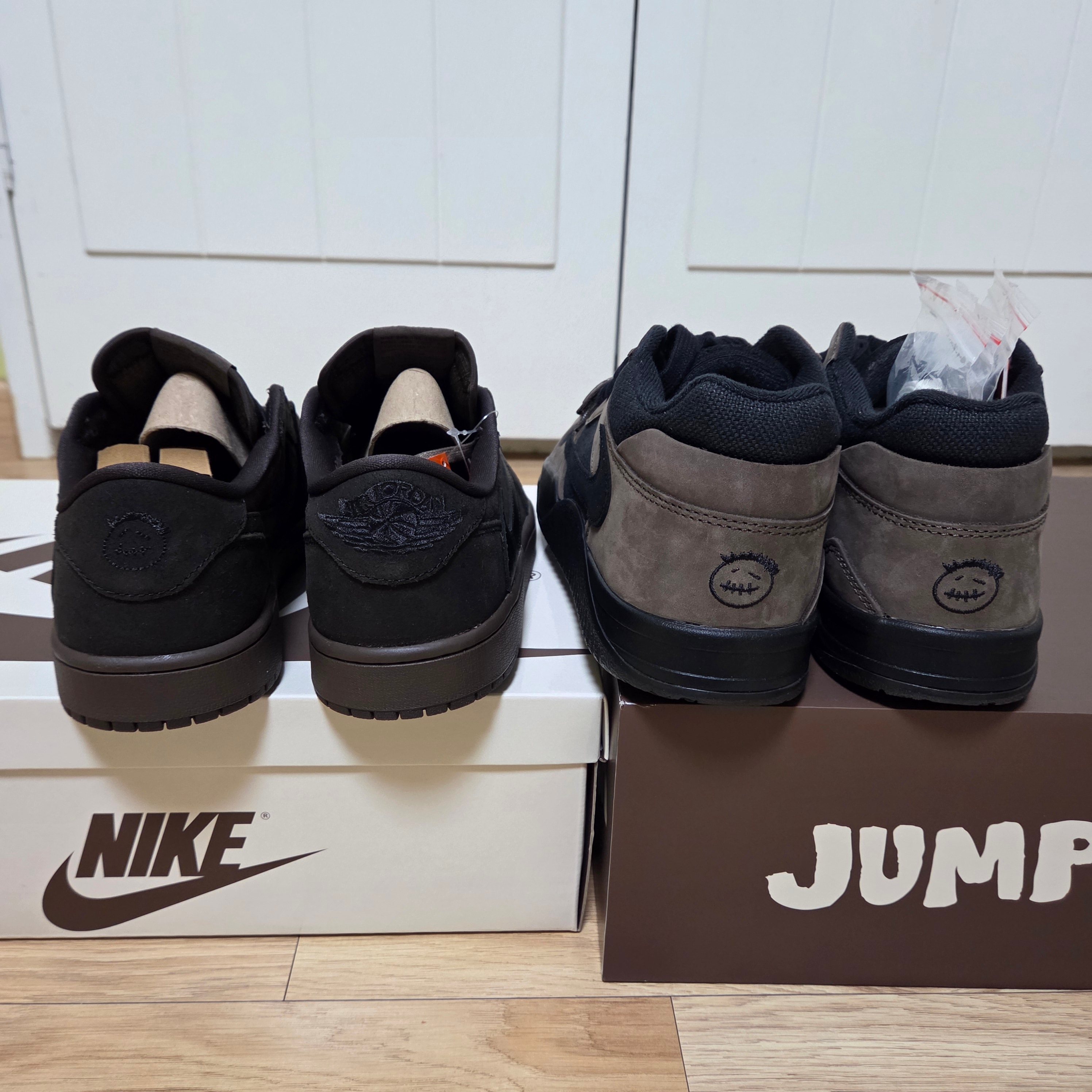 Jordan 1 x Travis Scott Retro Low OG SP Velvet Brown and Dark Mocha, Jordan x Travis Scott Jumpman Jack TR Black and Dark Mocha 착용 스타일 - 2