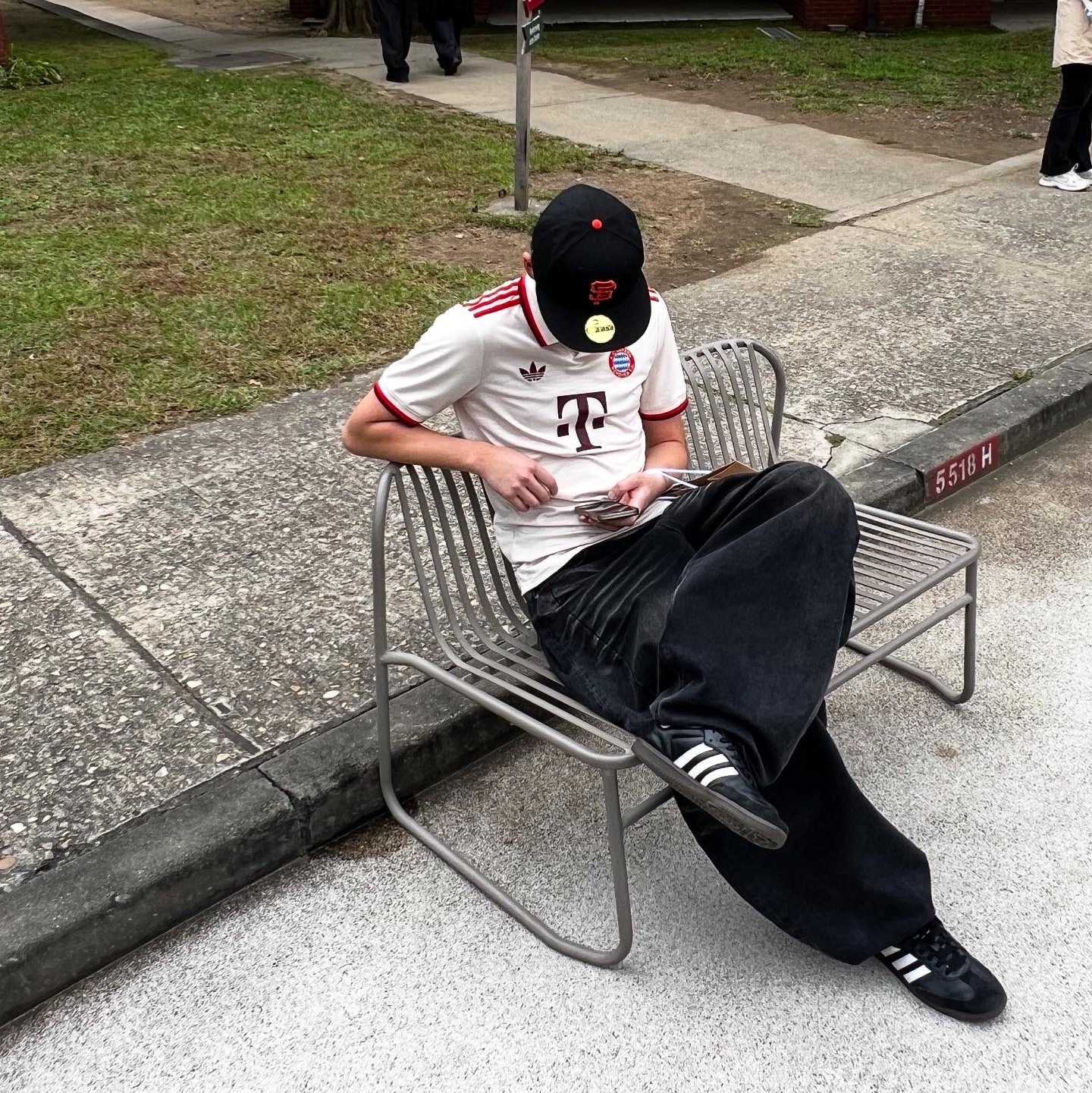 Adidas Bayern Munchen 2024/25 3rd Jersey Linen - KR Sizing (Non Marking Ver.), Adidas Samba OG Black White Gum 착용 스타일 - 1