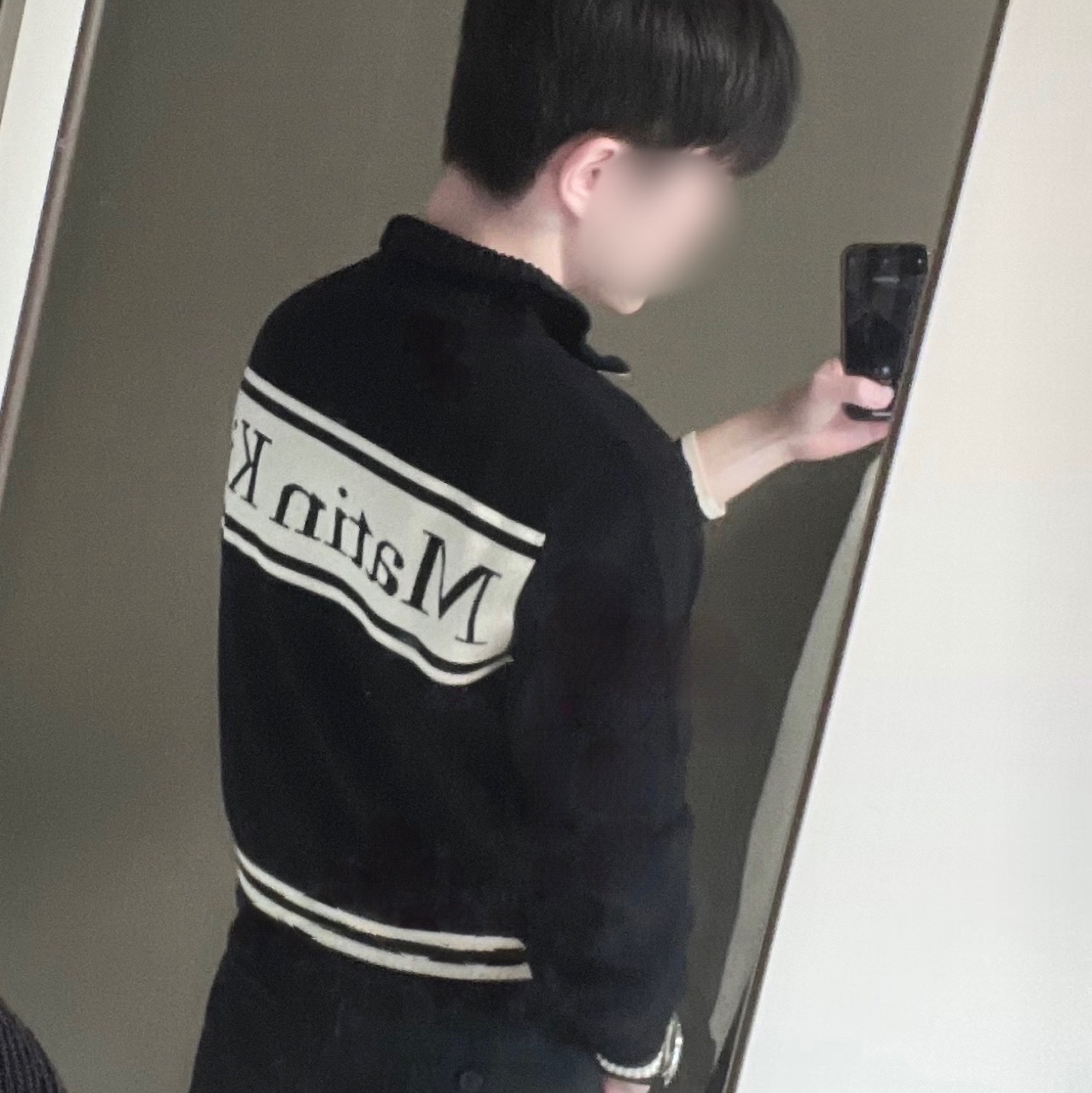 Matin Kim Spell Point Stripe Knit Cardigan Black 착용 스타일