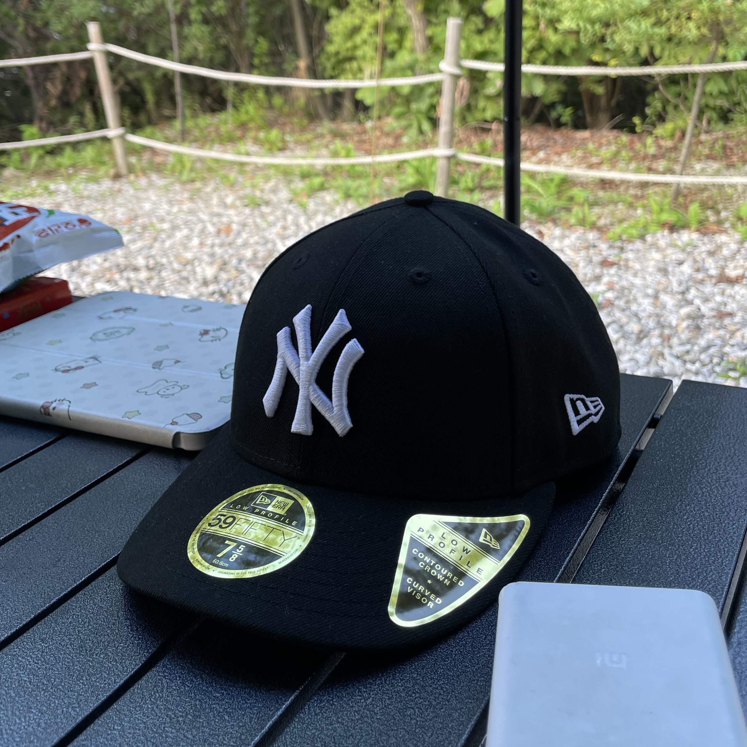 BAPE Baby Milo College T-Shirt White 착용 스타일 - 2