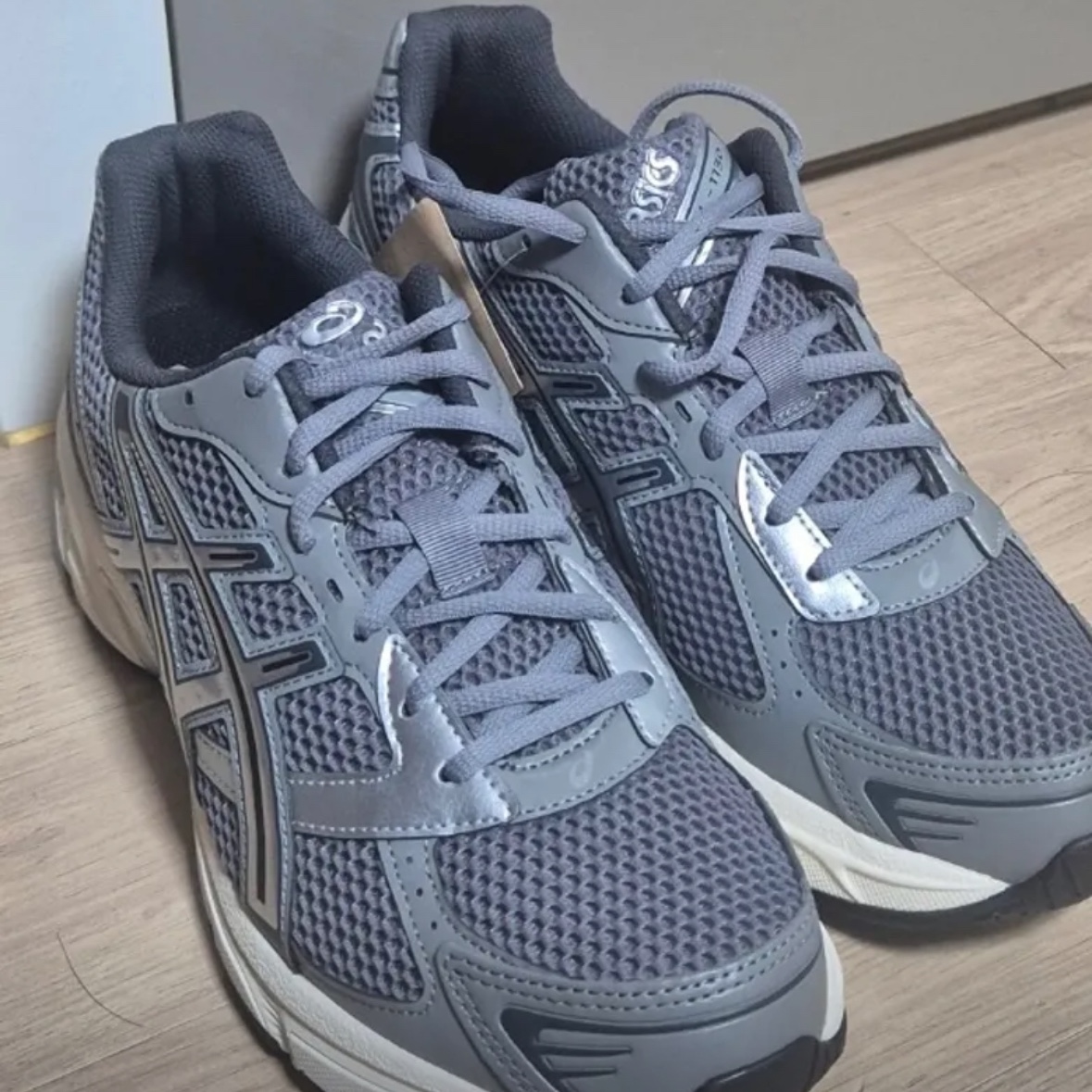 Asics Gel-1130  Clay Grey Pure Silver 착용 스타일
