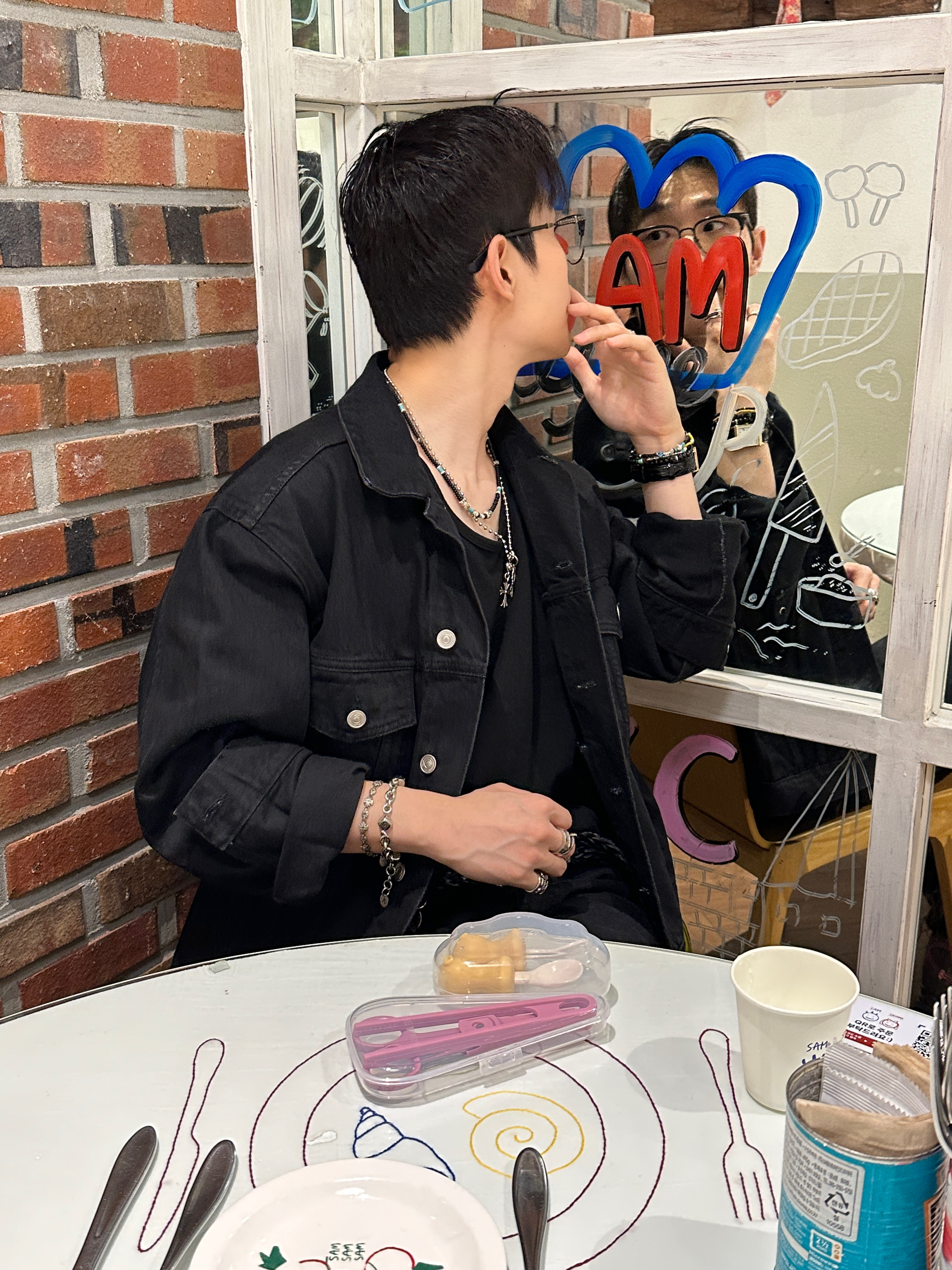 Junne J43 Structured Denim Trucker Jacket Black, Salomon x Rier XA Jungle Castlerock 착용 스타일 - 5