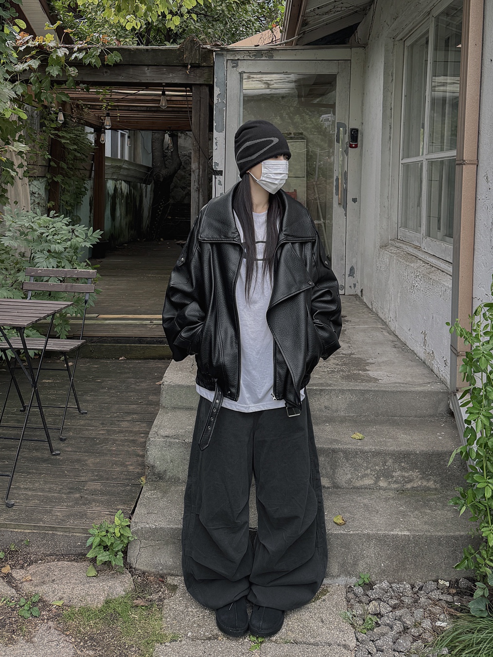 Mischief Wide Rhombus Beanie Black, Clarks Desert Trek Black Suede 착용 스타일 - 8