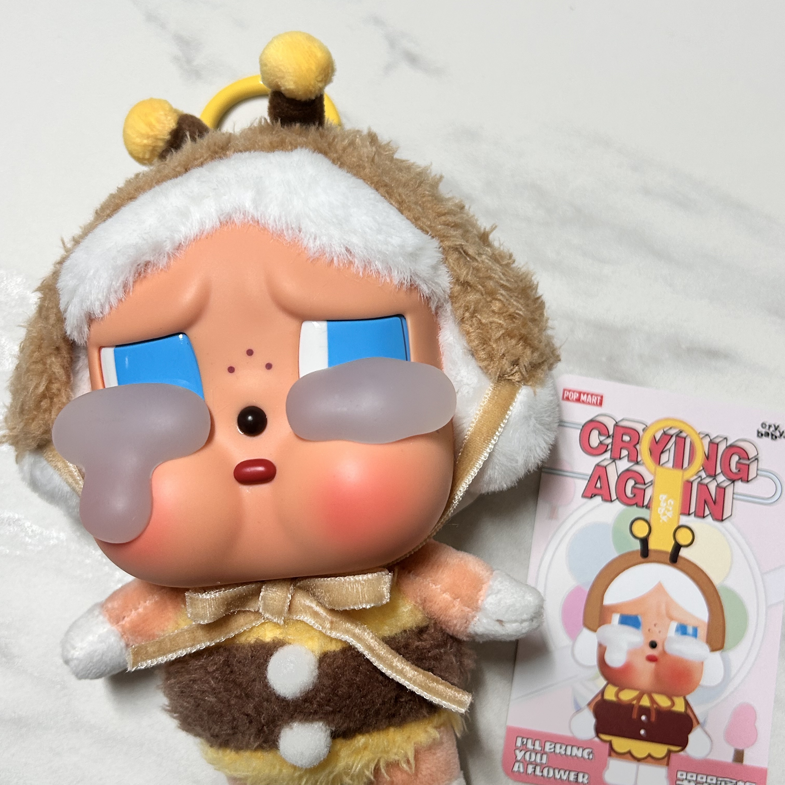 Pop Mart Crybaby Crying Again Series Plush Keyring Sealed Case (1 Blind Box) 착용 스타일