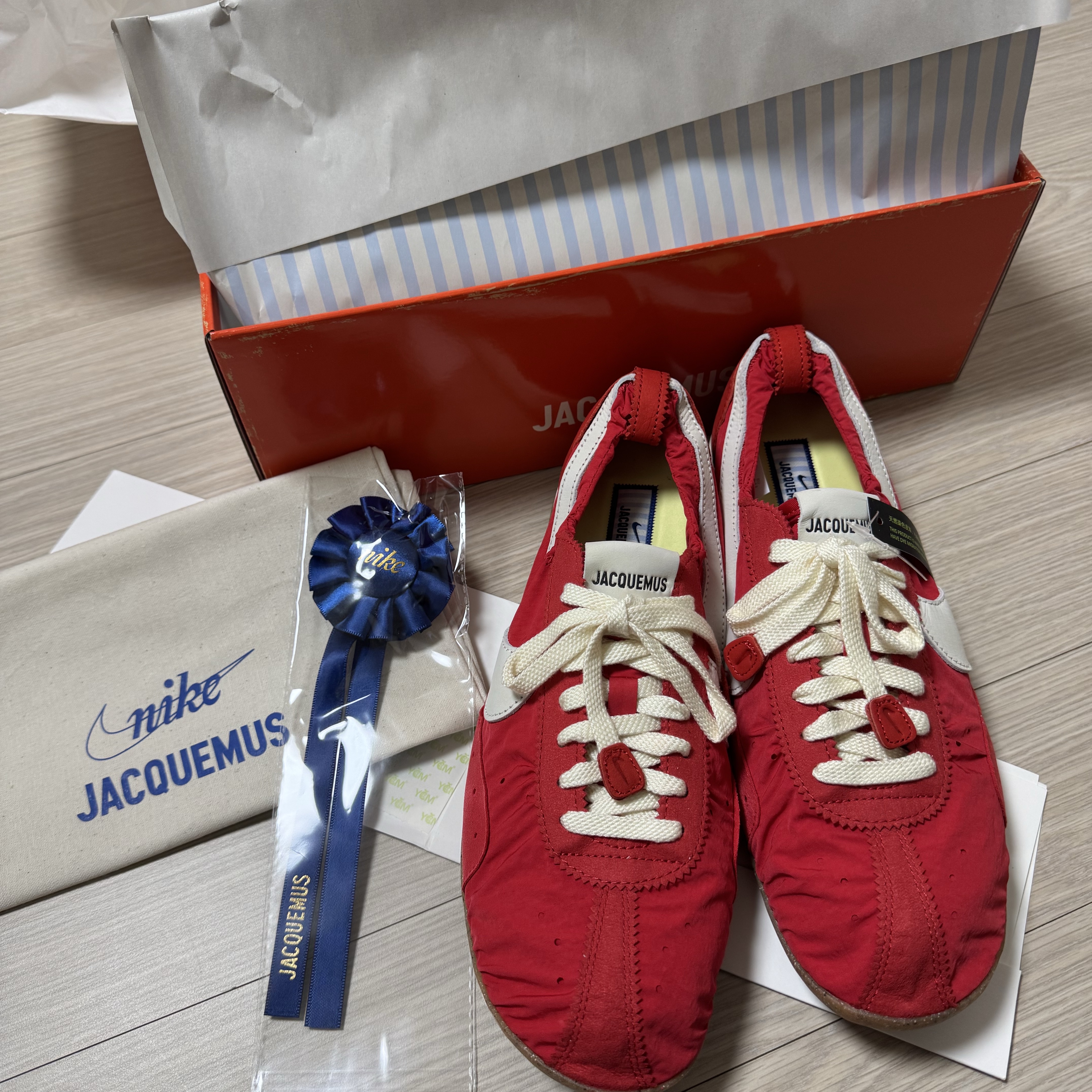 Nike x Jacquemus Moon Shoe SP University Red and Bicycle Yellow 착용 스타일 - 2