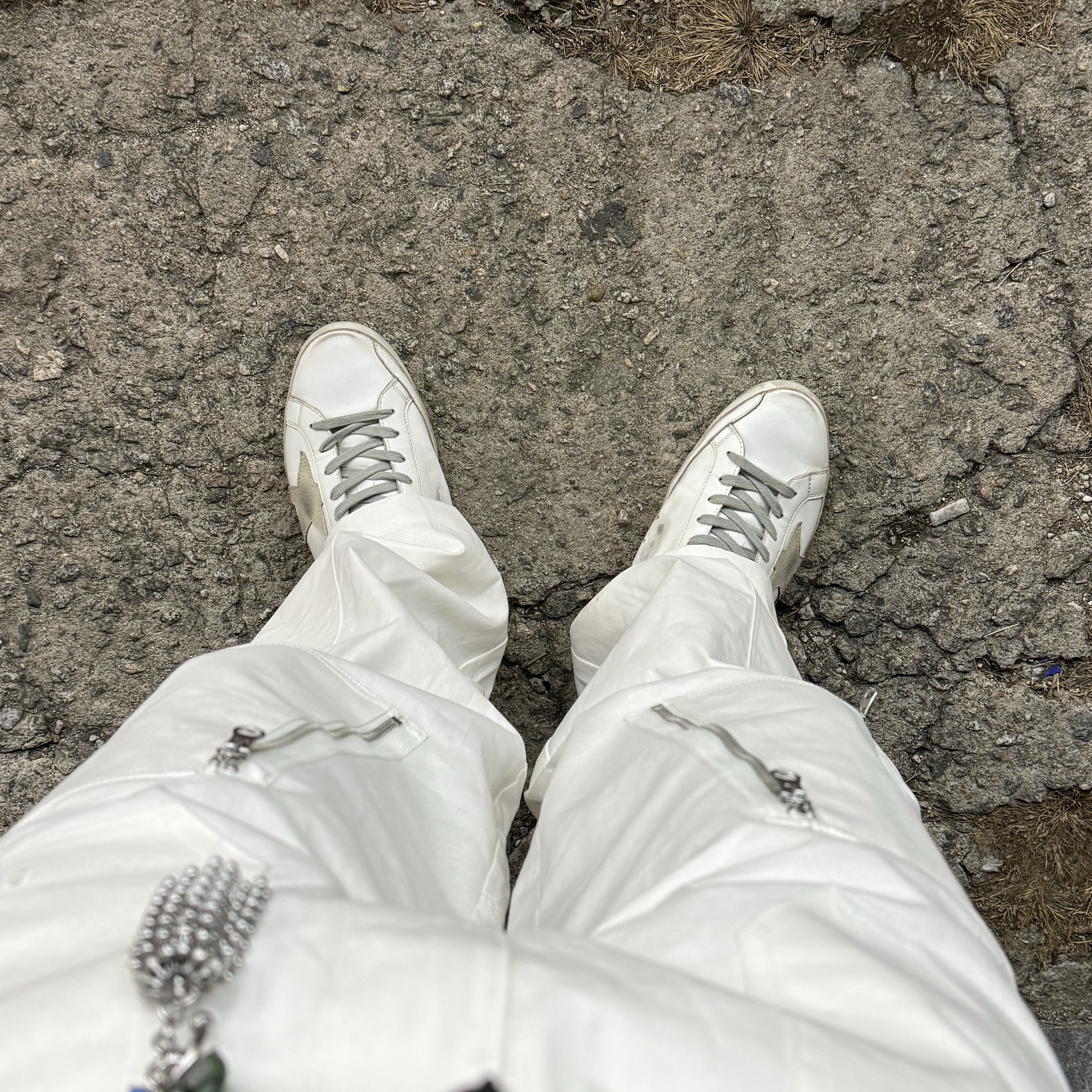 (W) Golden Goose Superstar White Silver Heel Tab Sneakers 착용 스타일