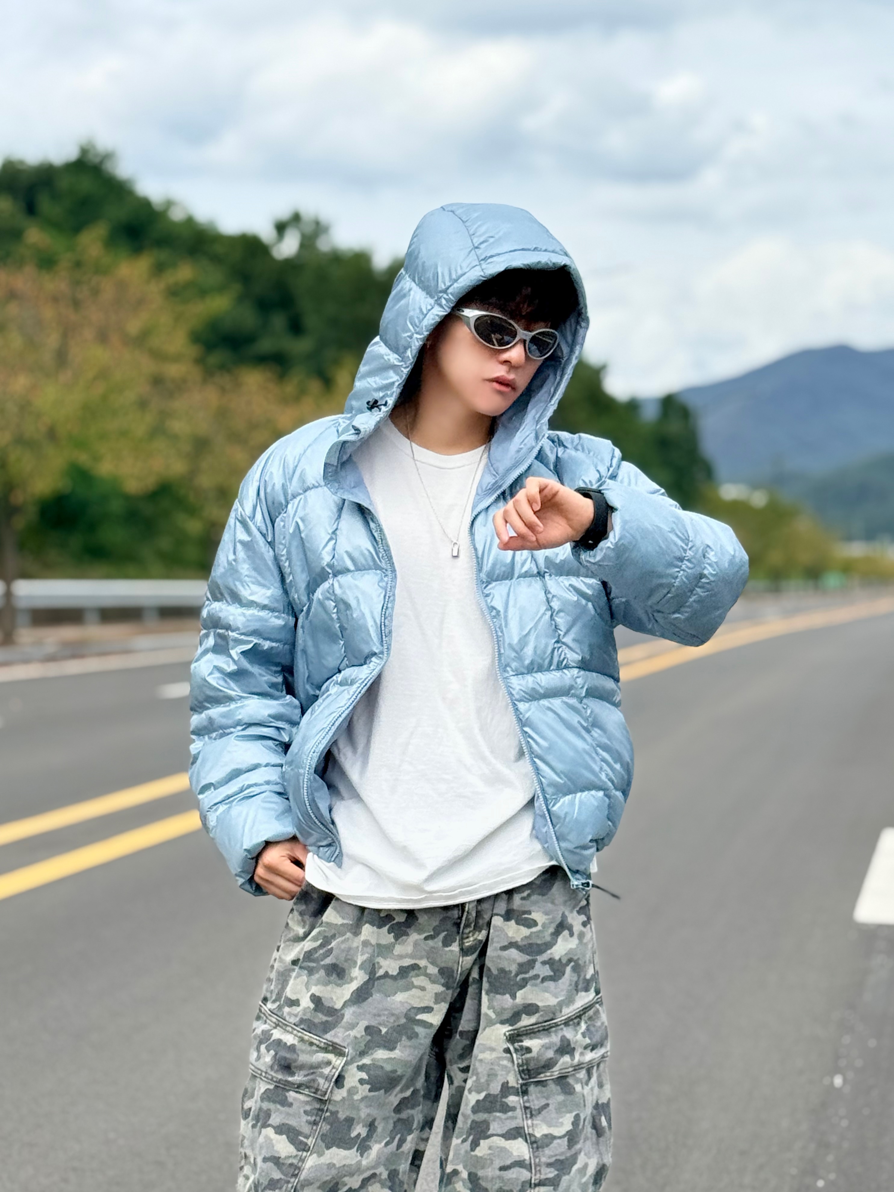 Oakley Eye Jacket Redux Silver Frame Prizm Black Polarized Lenses High Bridge Fit, Louis Vuitton Monogram Chain Bracelet Silver 착용 스타일 - 1