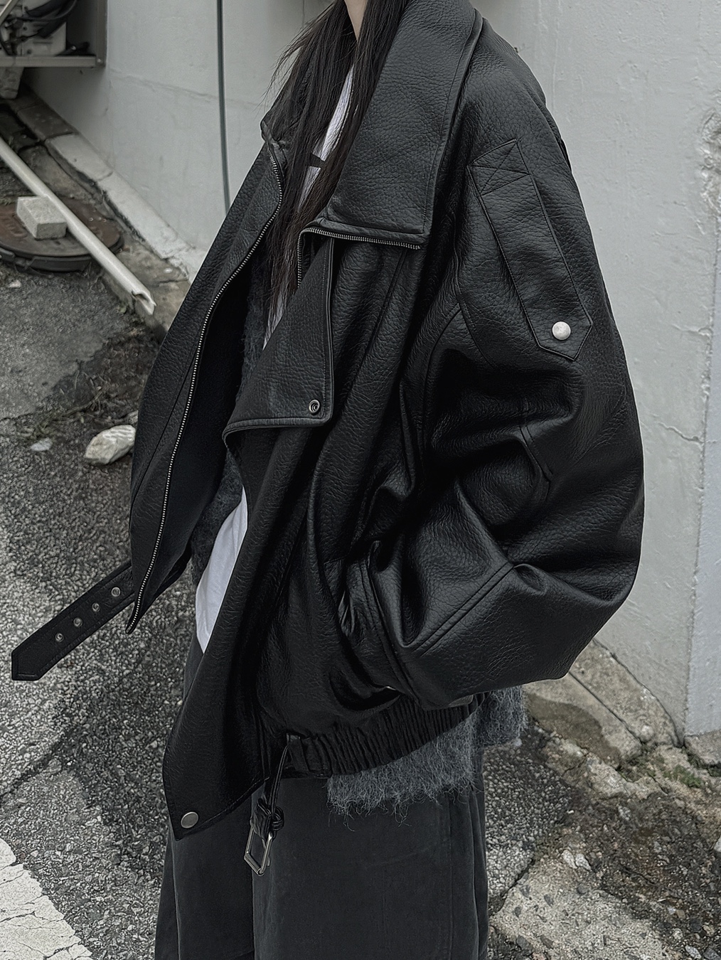 Mischief Wide Rhombus Beanie Black, Clarks Desert Trek Black Suede 착용 스타일 - 1