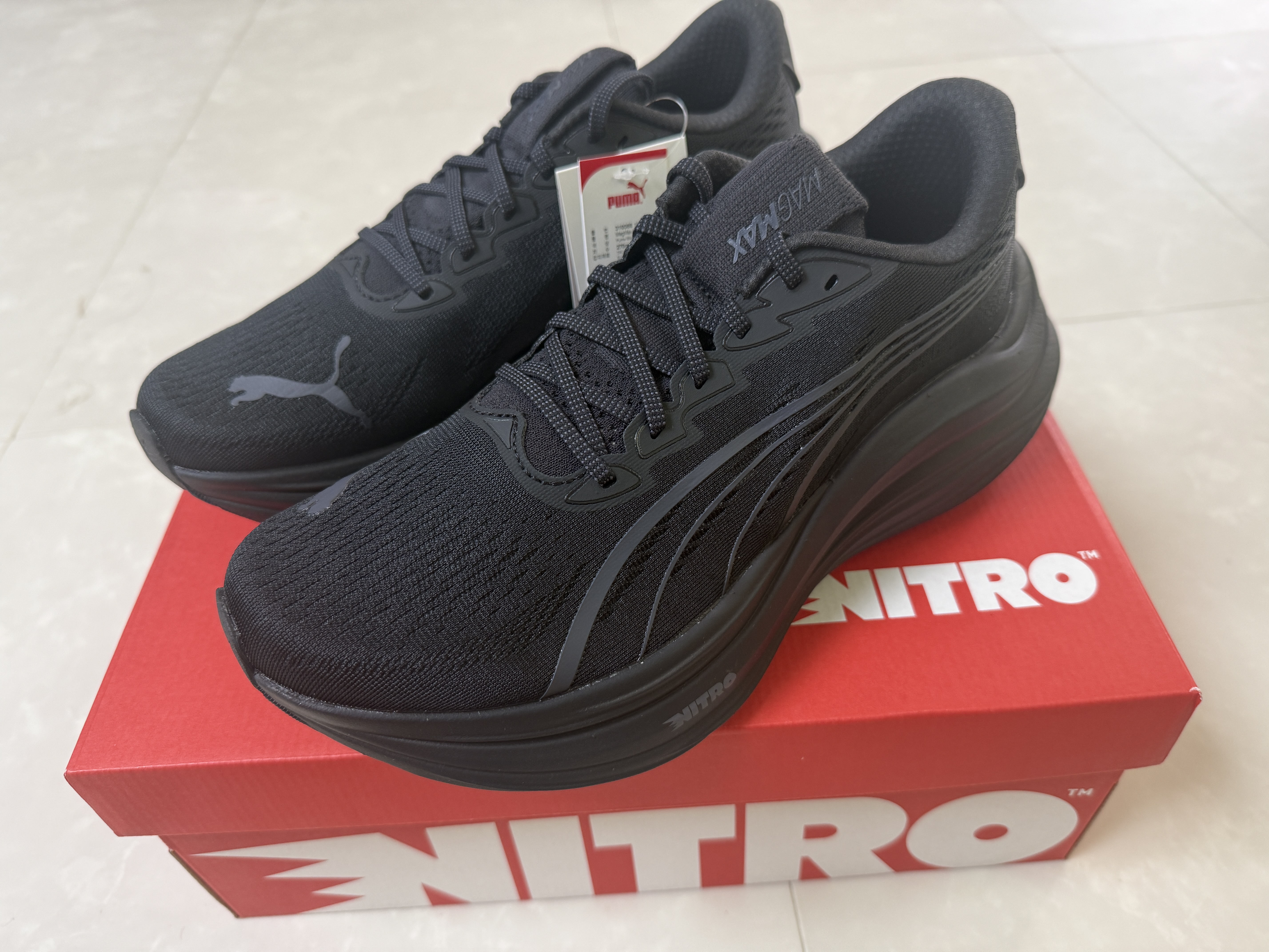Puma Magmax Nitro Black Galactic Gray 착용 스타일