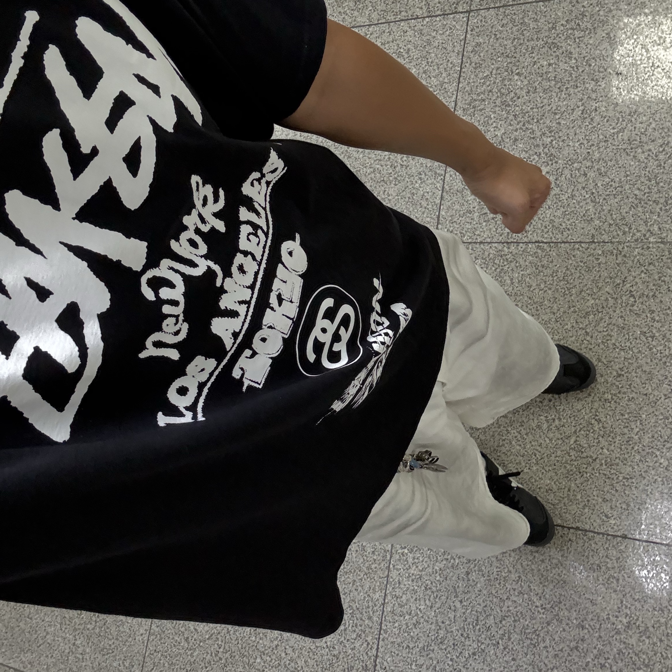 Stussy Tour T-Shirt Black 착용 스타일