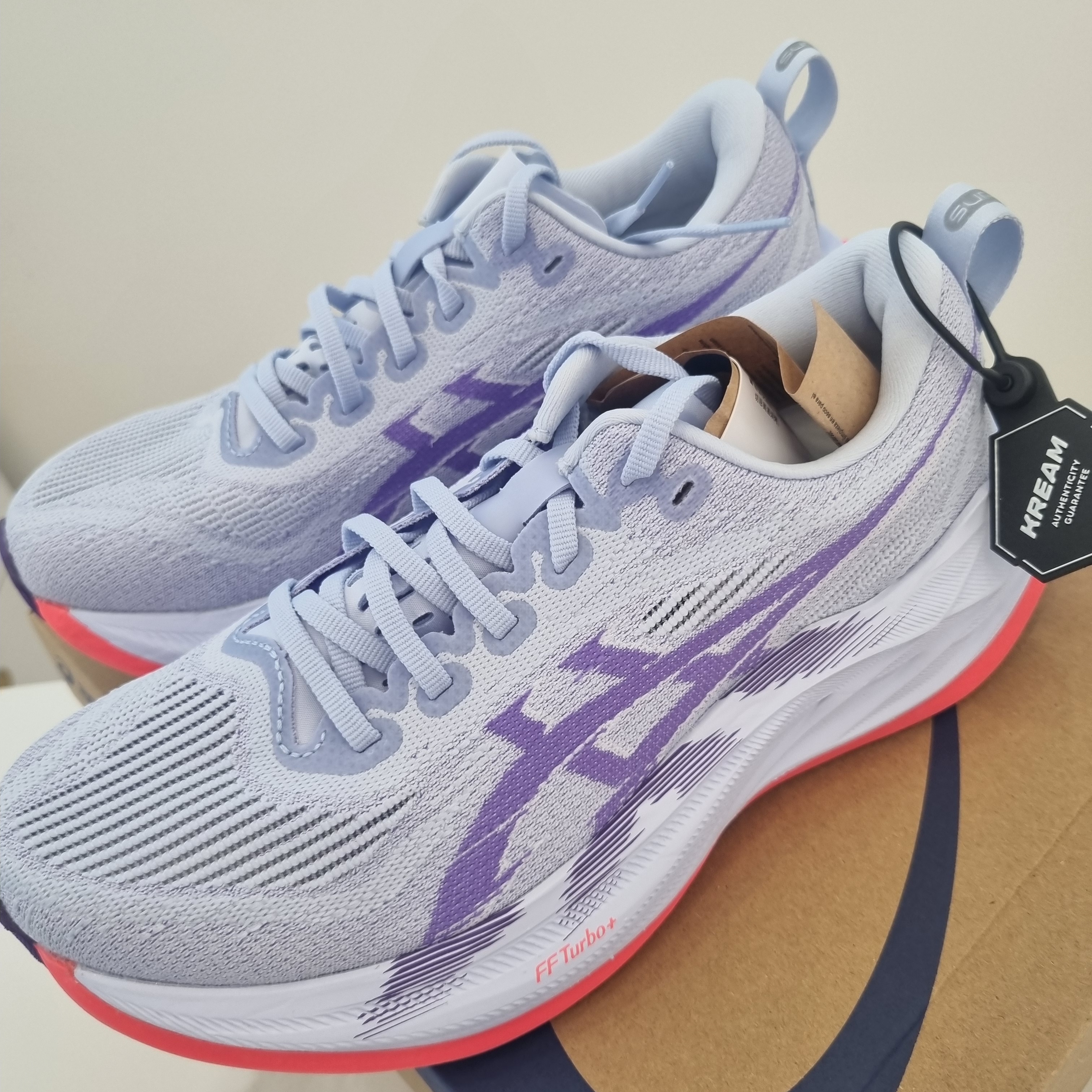 Asics Superblast 2 Blue Fade Edo Purple 착용 스타일 - 3