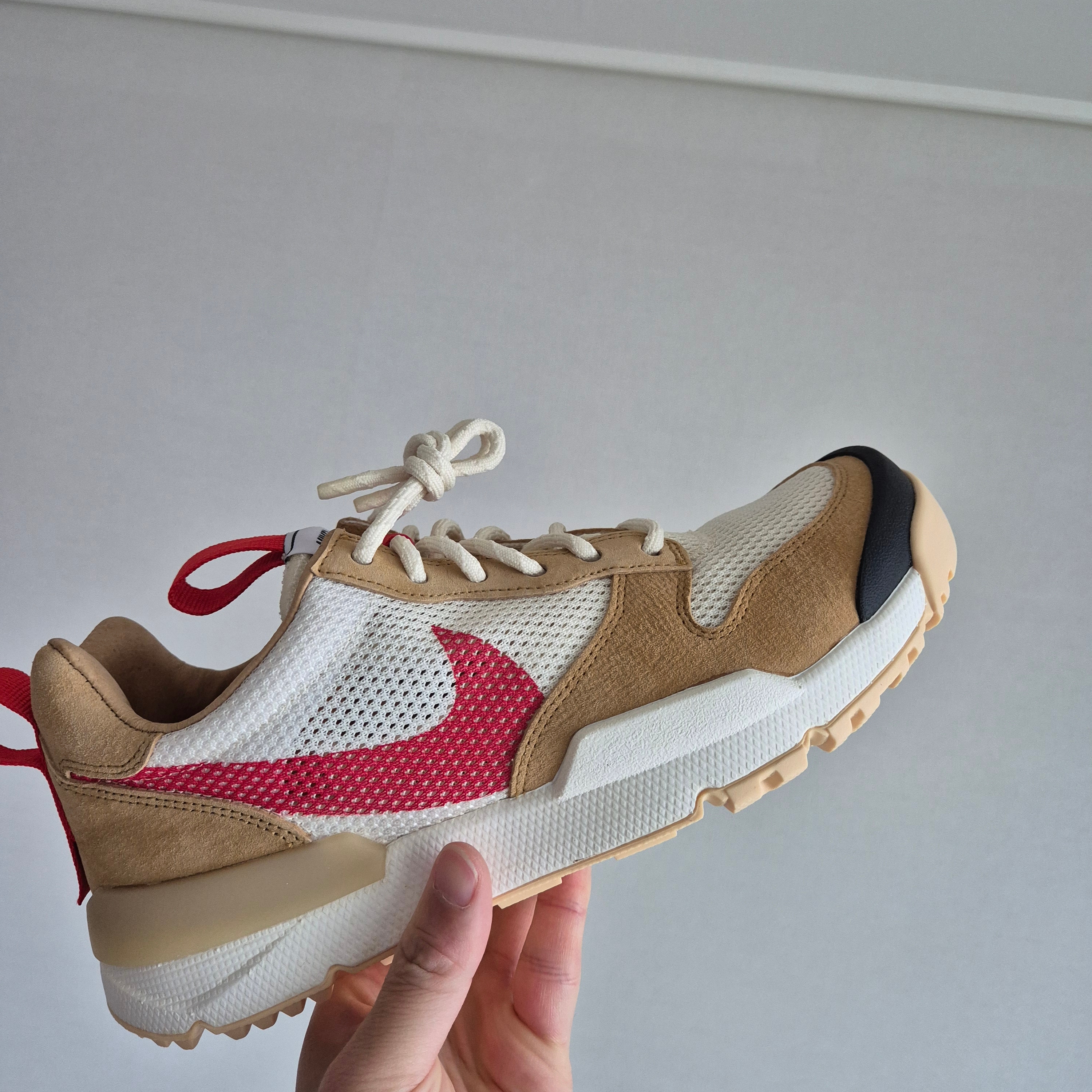 Nike x Tom Sachs Mars Yard Shoe 3.0 Space Camp 착용 스타일 - 1