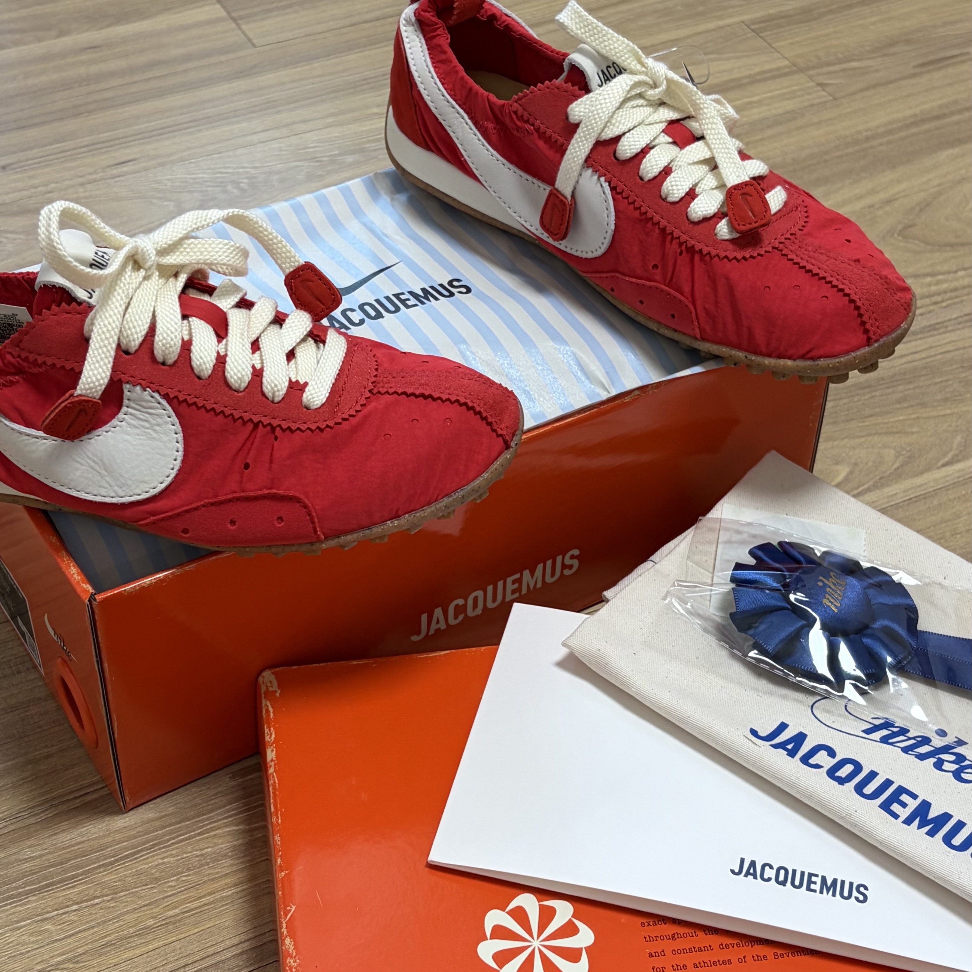 Nike x Jacquemus Moon Shoe SP Off Noir Cashmere, Nike x Jacquemus Moon Shoe SP Alabaster Off Noir 착용 스타일