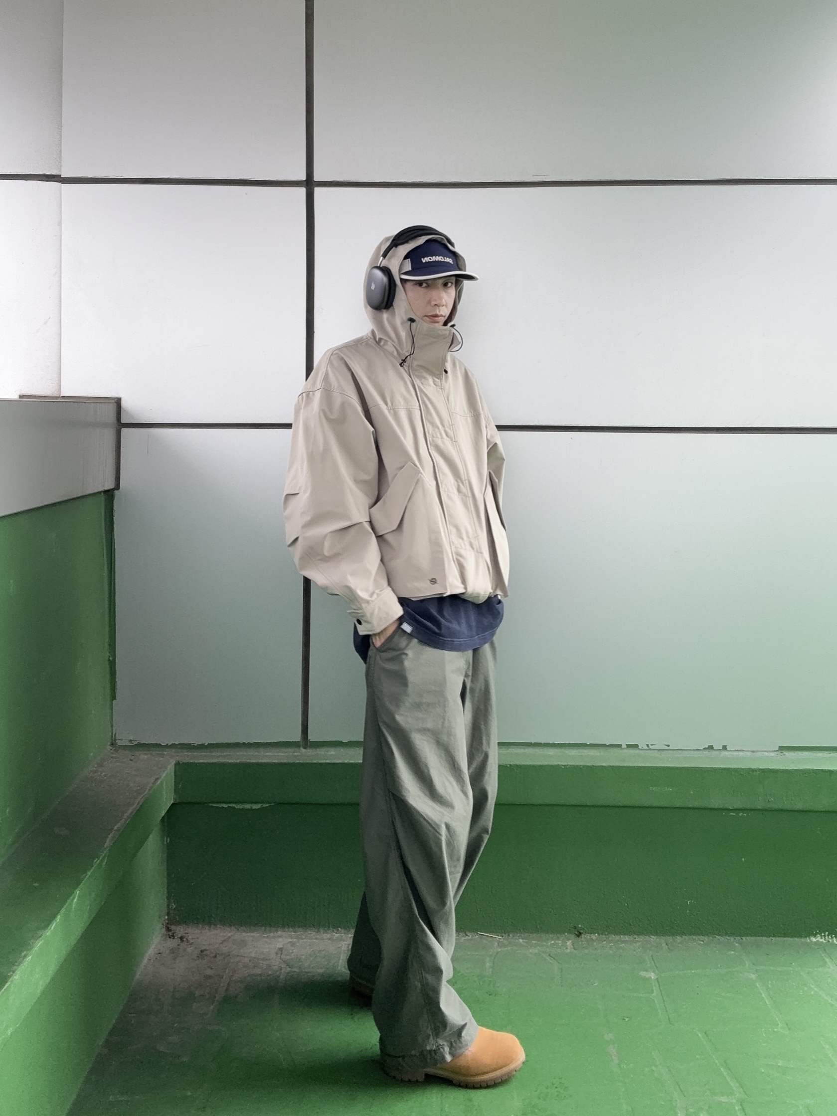 Timberland Premium 6 inch Waterproof Boot Wheat Nubuck - Medium, Uniqlo C Wide Parachute Pants Olive - KR 착용 스타일 - 6