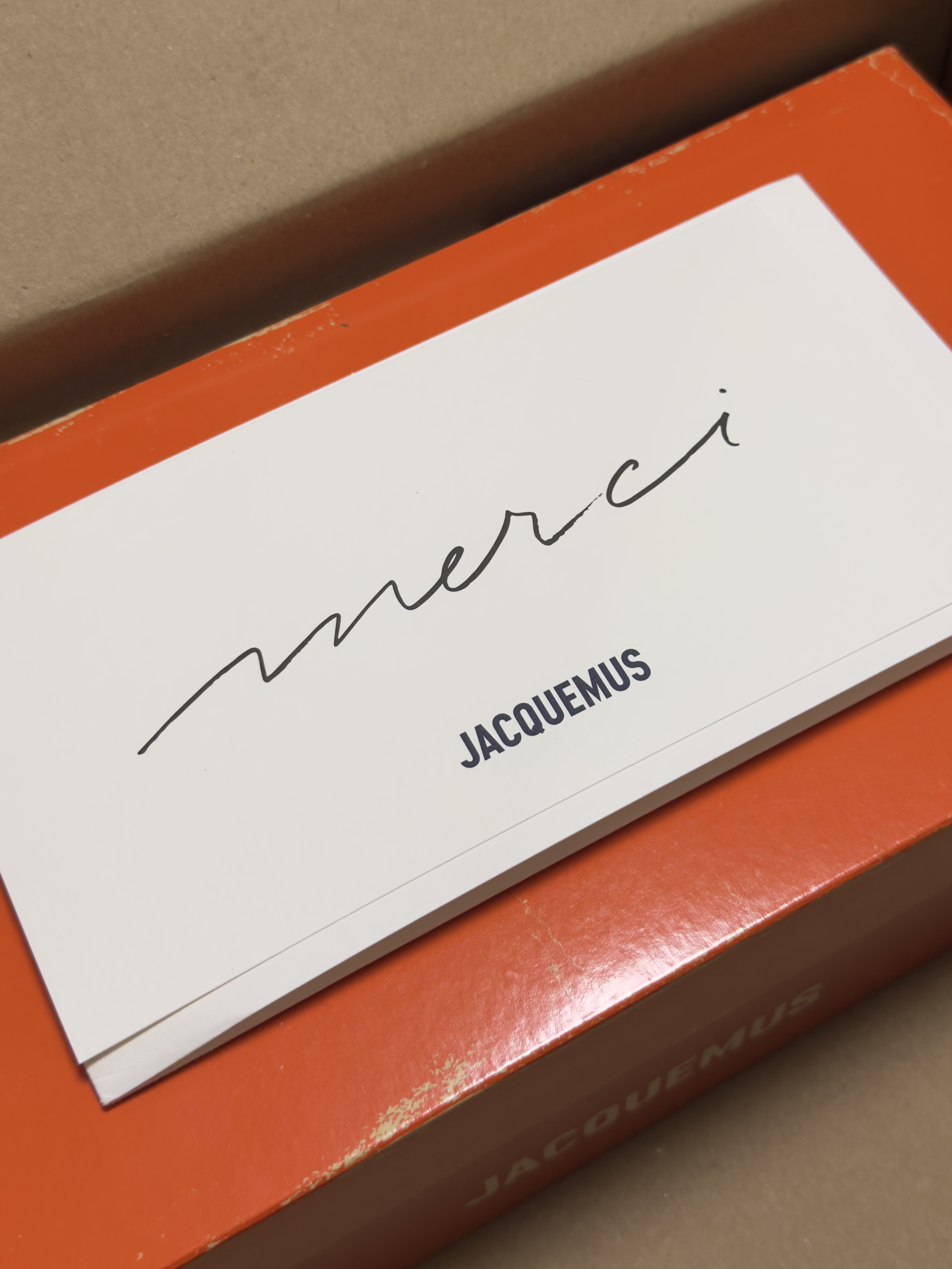 Nike x Jacquemus Moon Shoe SP University Red and Bicycle Yellow, Nike x Jacquemus Moon Shoe SP Alabaster Off Noir 착용 스타일 - 2