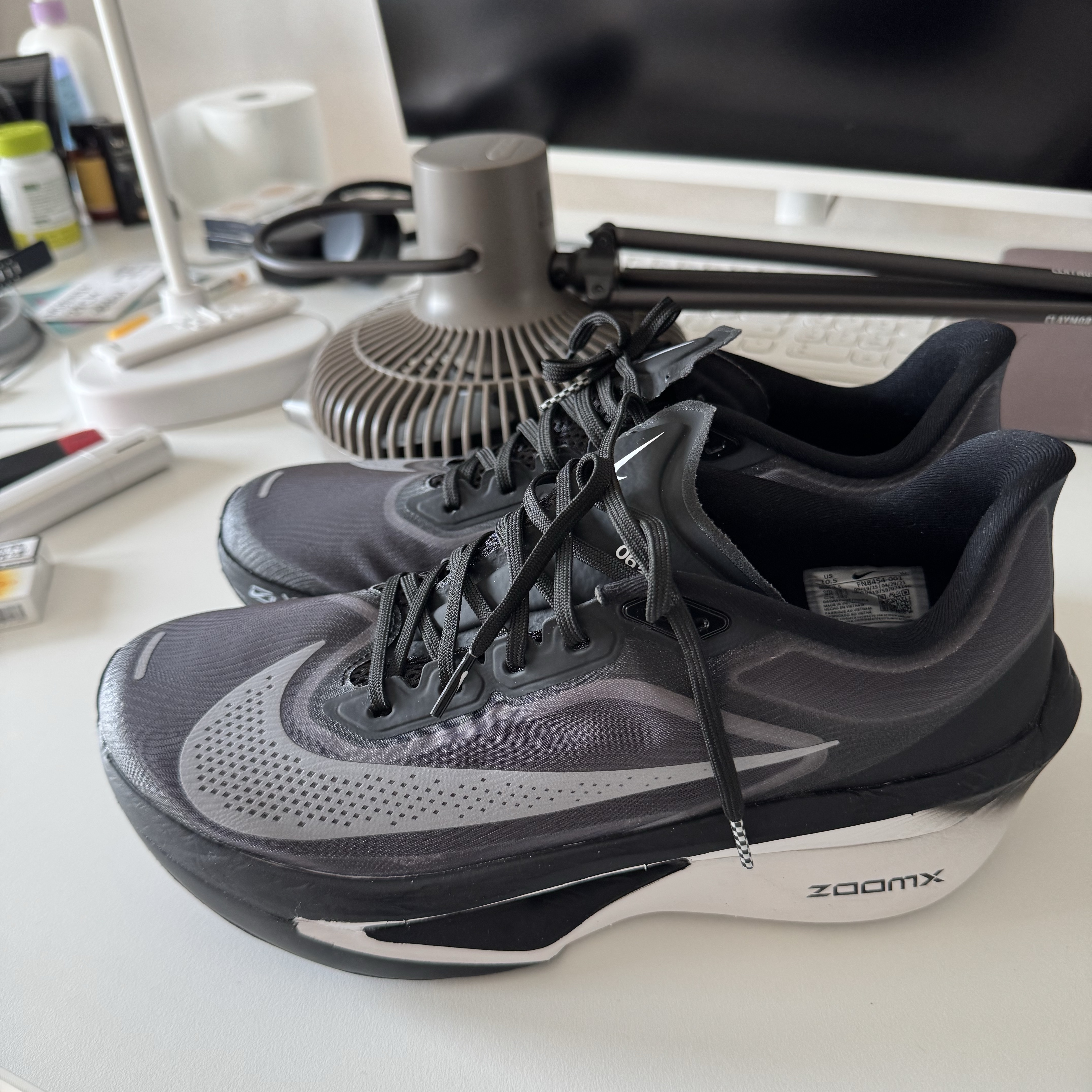 Nike Zoom Fly 6 Black Light Smoke Grey 착용 스타일