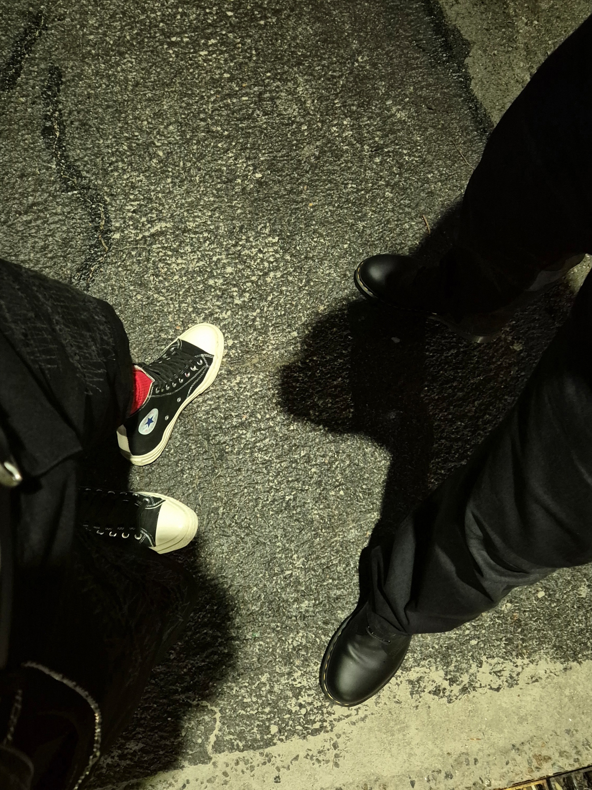 (W) Matin Kim Matin Crop Hoody Coating Jumper Black, Converse x Play Comme des Garcons Chuck 70 Hi Black 착용 스타일 - 3