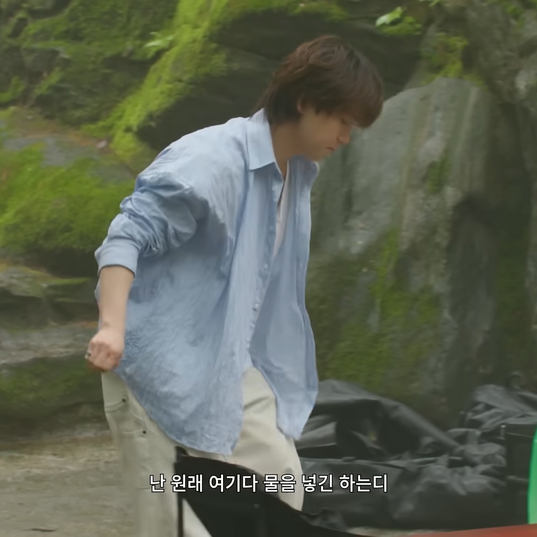 Nonnod Flexible string tucked stripe shirt Sky blue, Nonnod Flexible string tucked stripe shirt Navy 착용 스타일