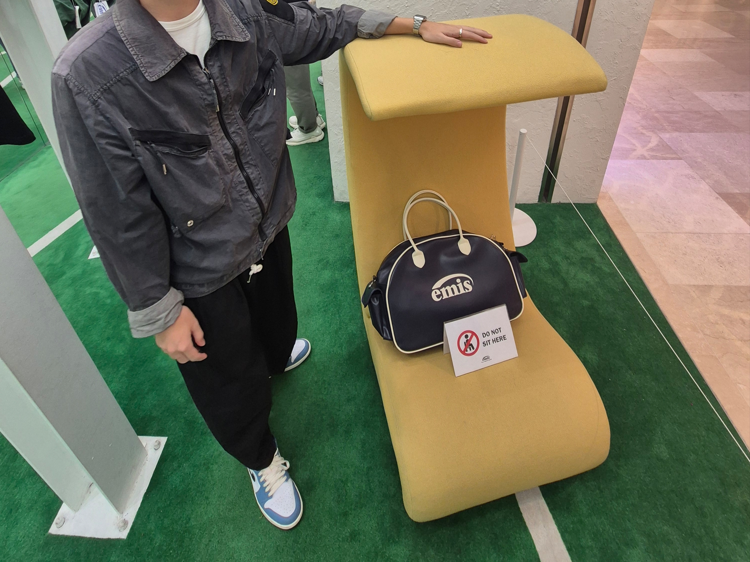 Jordan 1 Low SE Armory Navy 착용 스타일