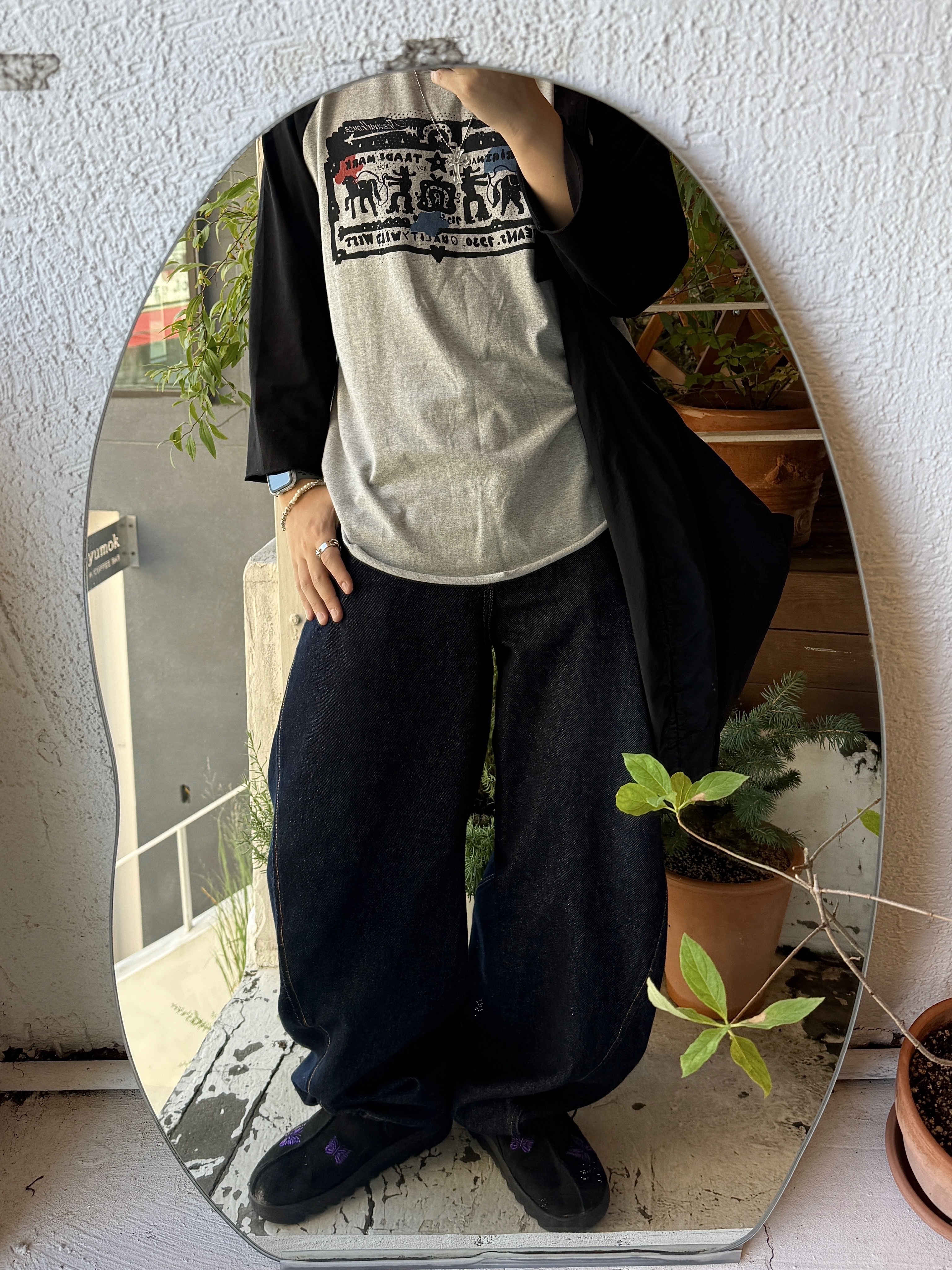 [KREAM 단독] Thevinylhouse Cowboy Pictogram Raglan LS Tee Black, Reebok x Needles Beatnik Moc Core Black Extreme Purple 착용 스타일 - 3