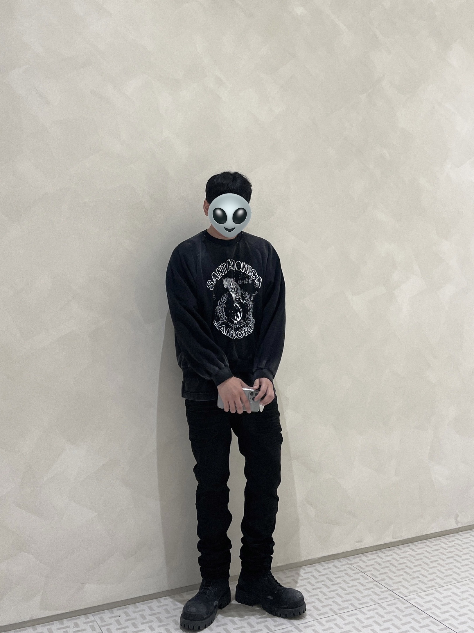 Undermycar Black Bold Chain Slim Straight Wax Coated Jeans Black, Balenciaga Combat Strike 20mm Boots Black 착용 스타일 - 3
