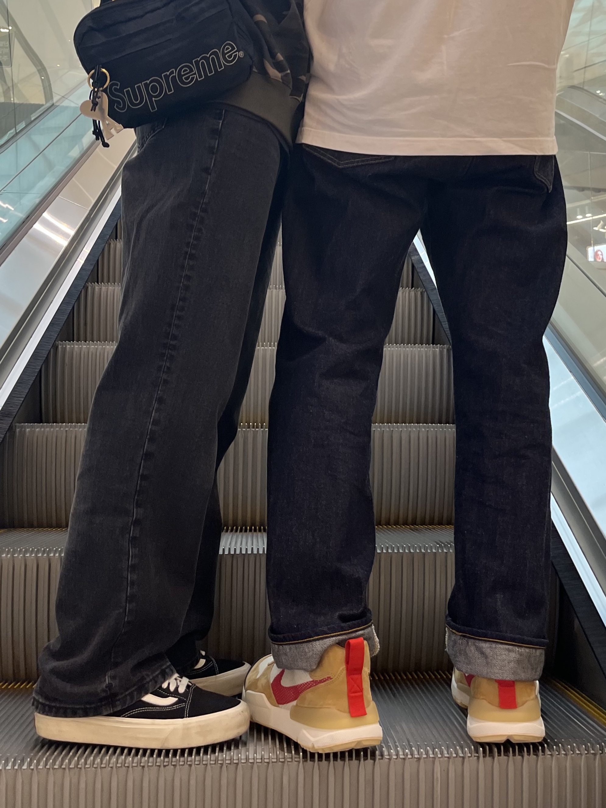LVC 1955 501 Rigid Cotton Jean Dark Indigo, Nike x Tom Sachs Mars Yard Shoe 3.0 Space Camp 착용 스타일 - 1