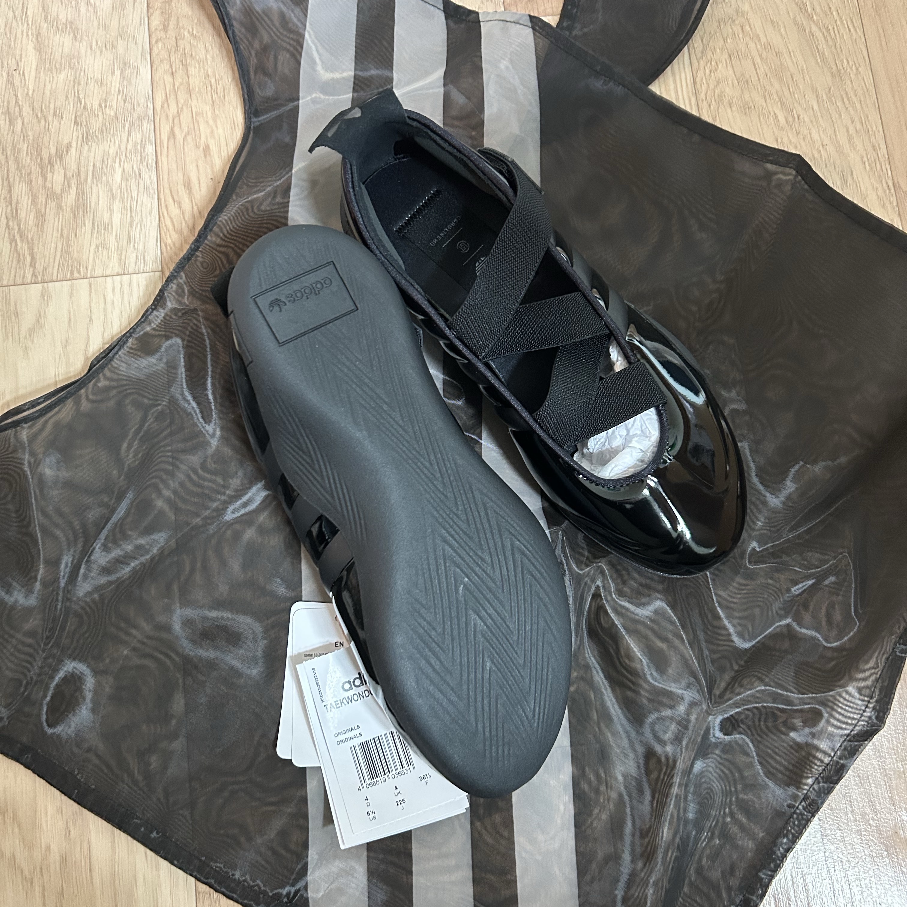 (W) Adidas x Caroline Hu Clot Taekwondo Core Black Carbon 착용 스타일